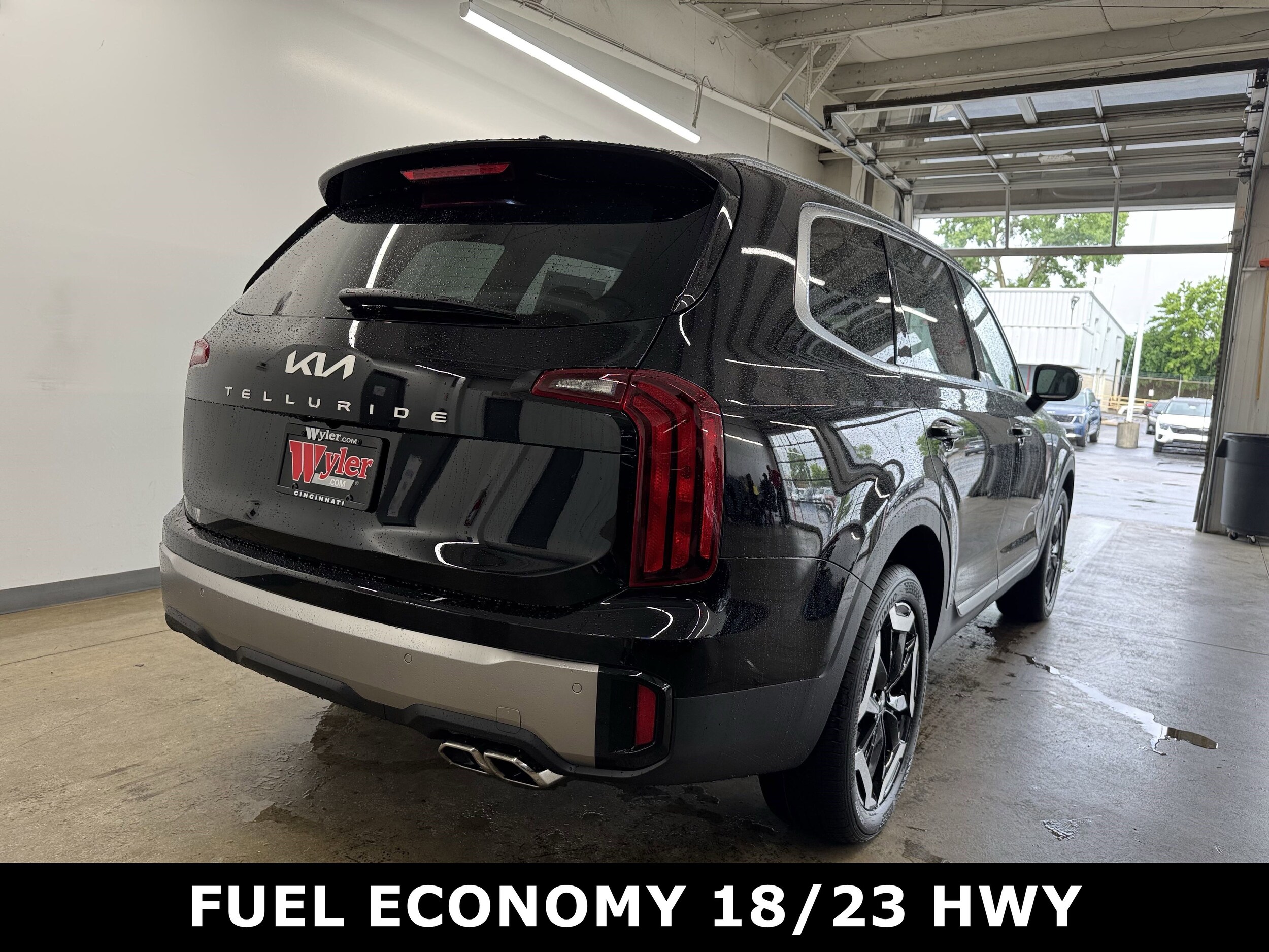 2025 Kia Telluride S photo 2