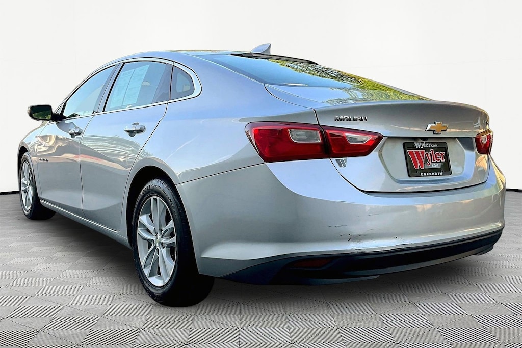 Used 2016 Chevrolet Malibu LT w/1LT Sedan