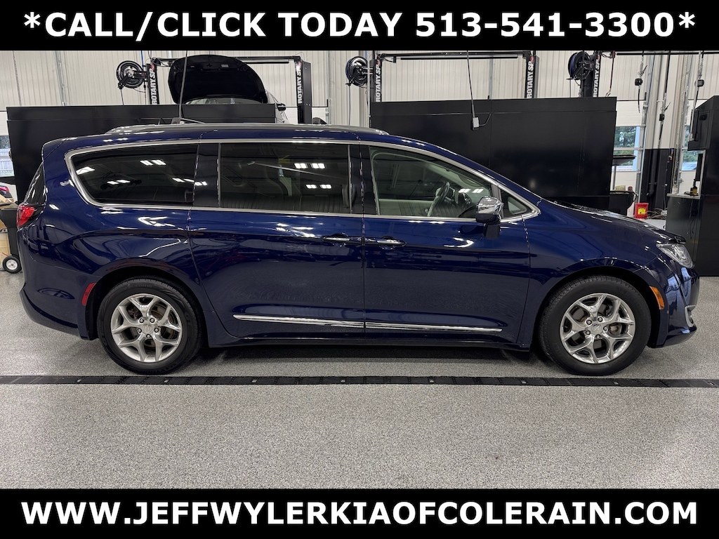 Used 2018 Chrysler Pacifica Limited Van