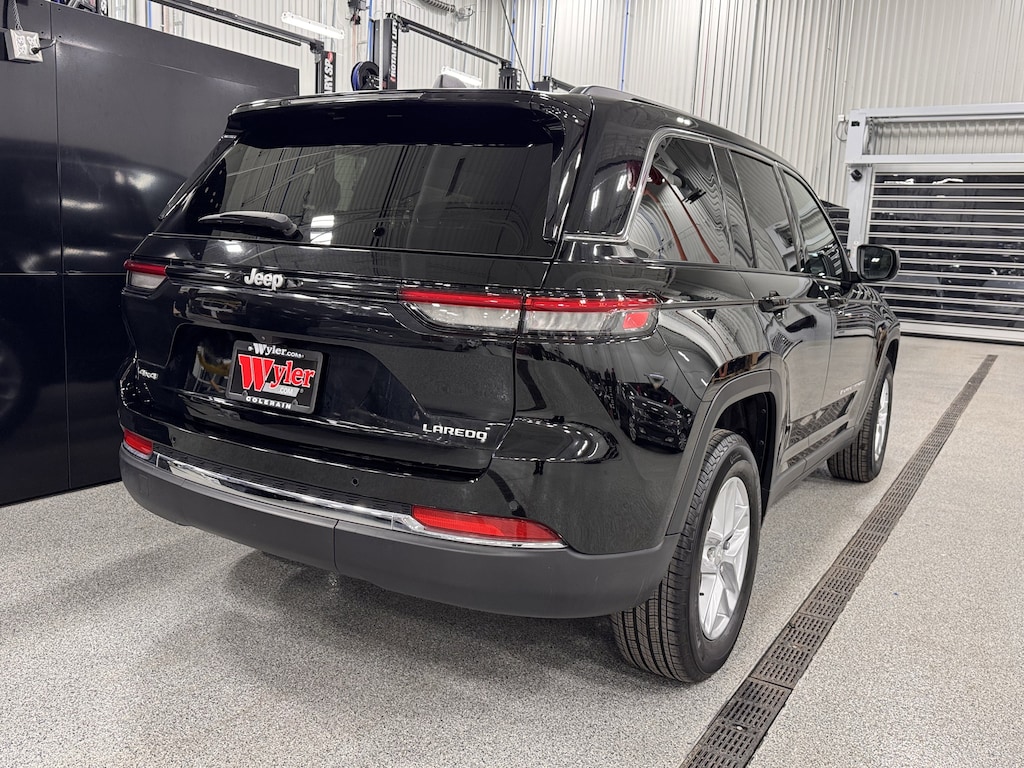 Used 2025 Jeep Grand Cherokee Laredo SUV