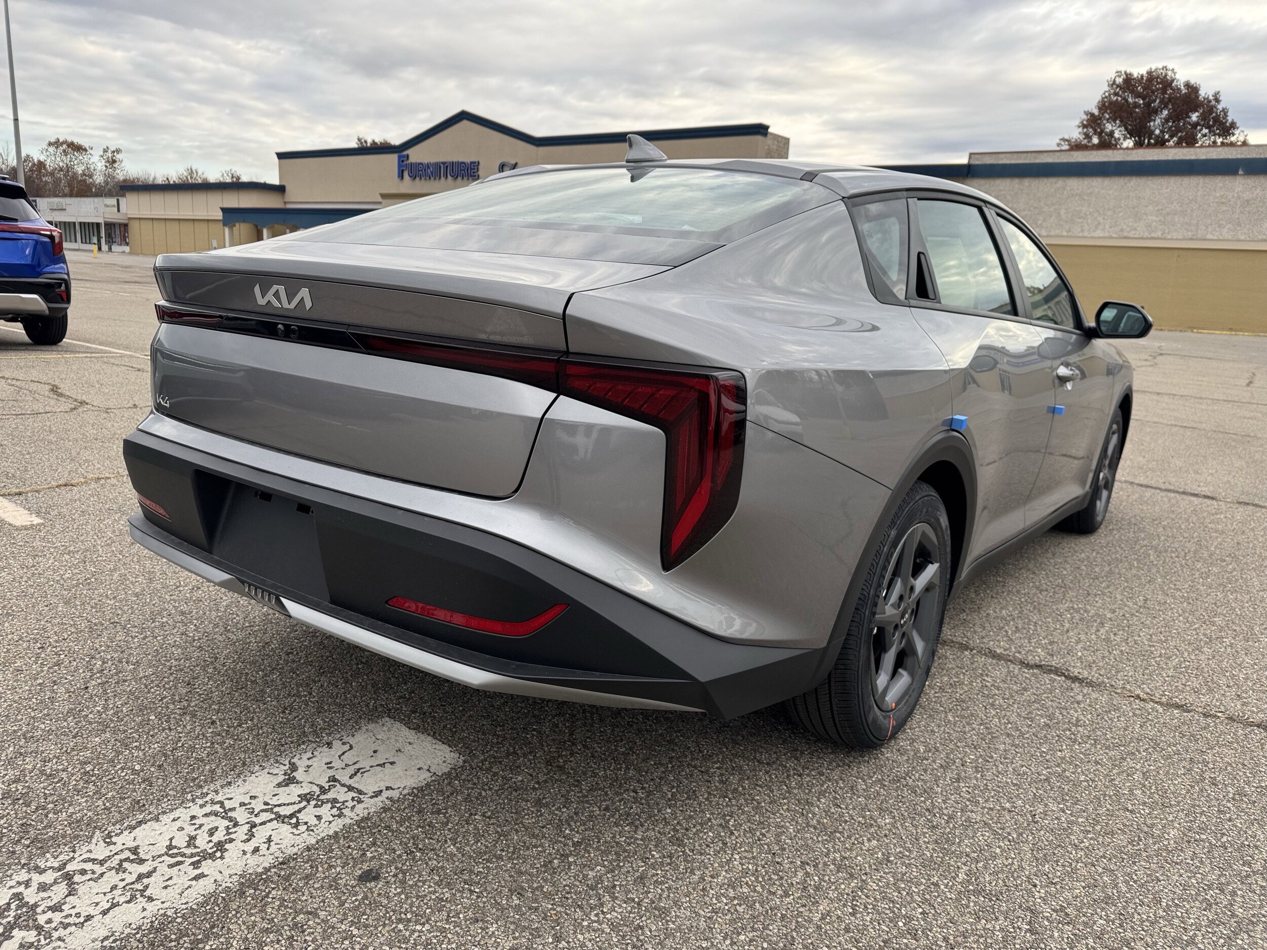 2025 Kia K4 LXS photo 2