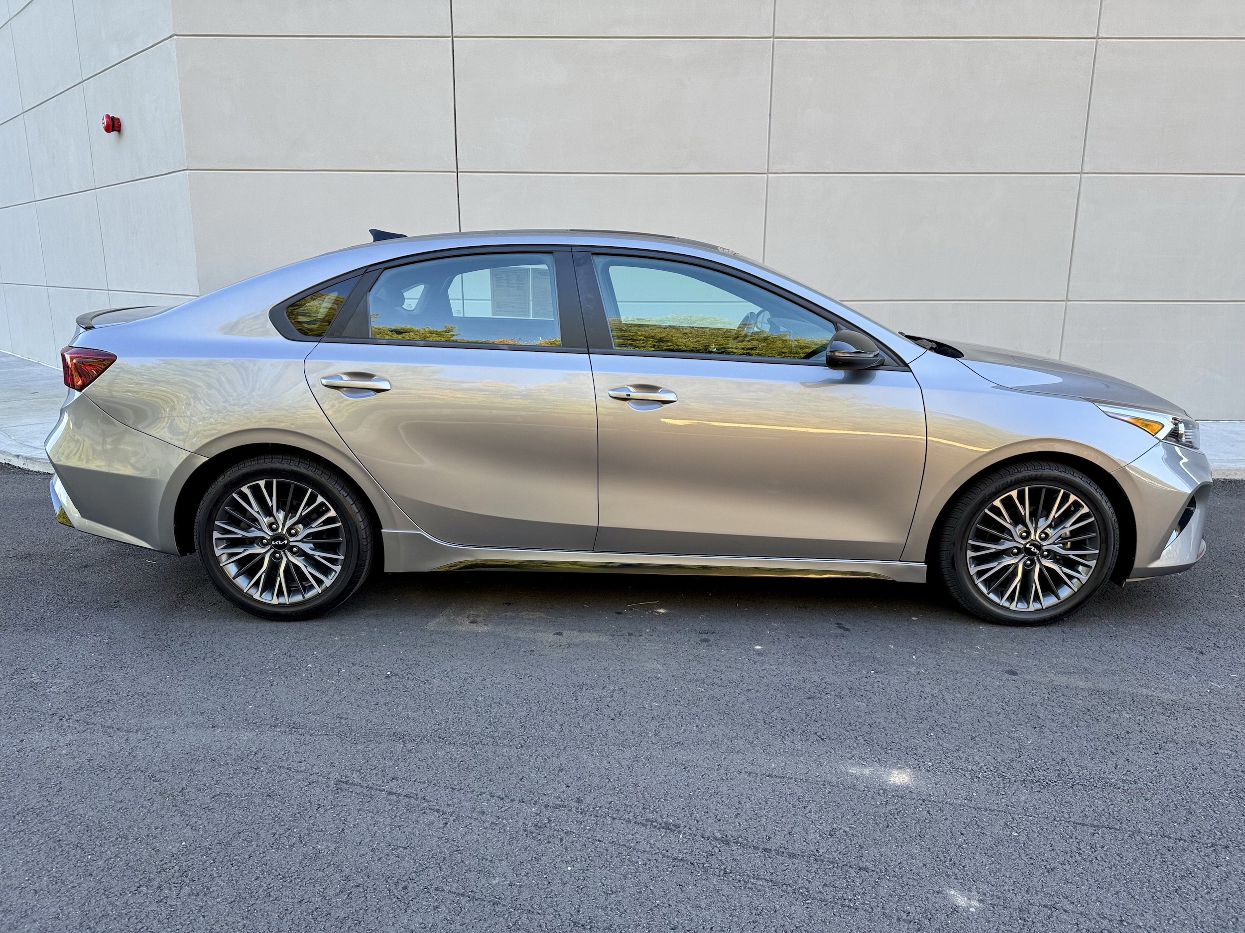 2023 Kia Forte GT-Line photo 2