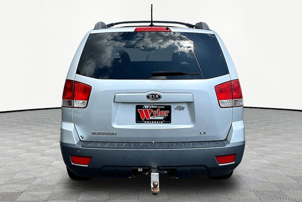 Used 2009 Kia Borrego LX V6 SUV