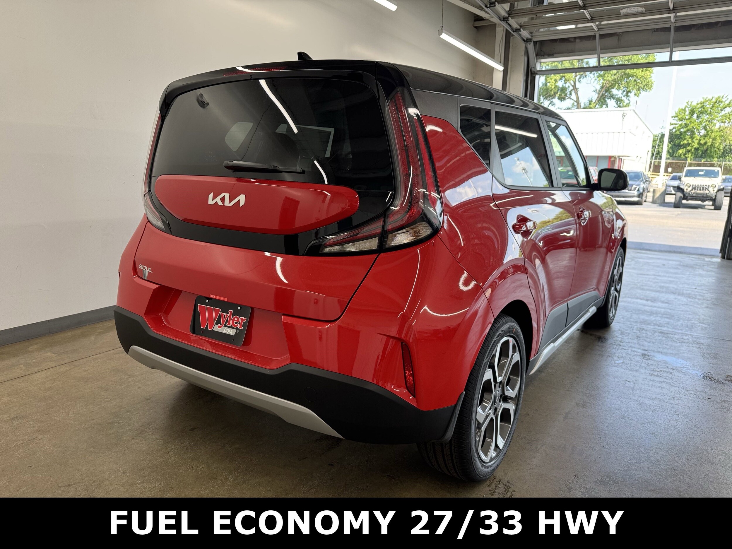 2025 Kia Soul EX photo 3