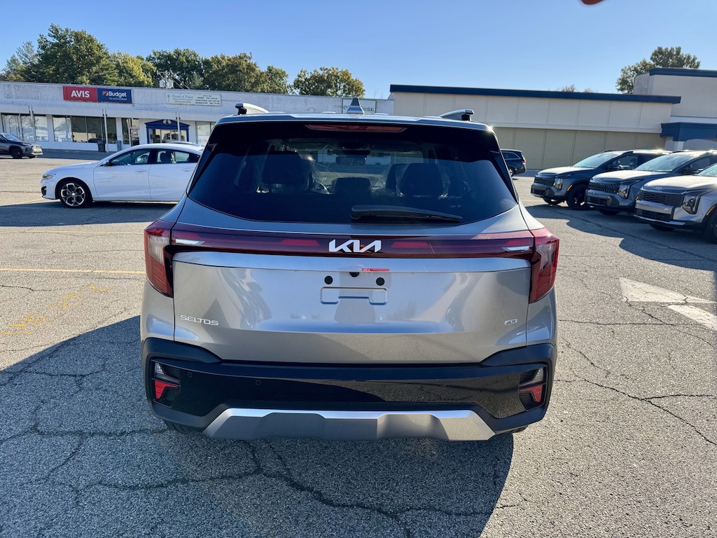 New 2026 Kia Seltos EX SUV