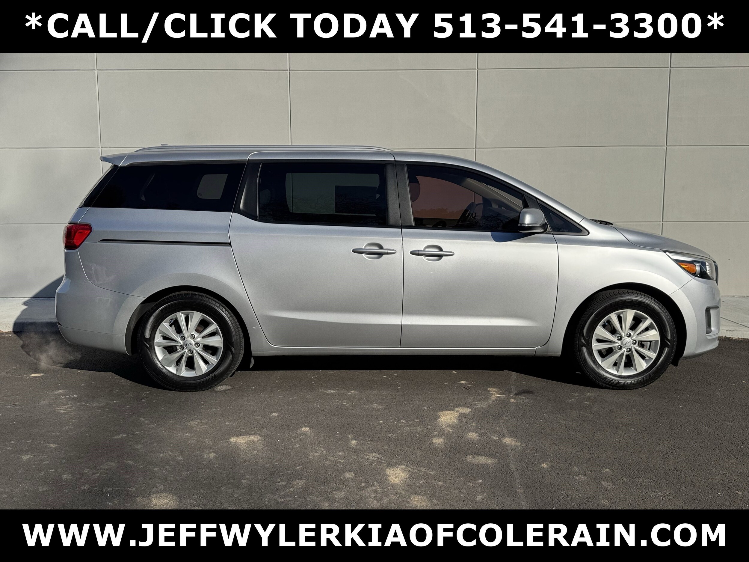 2016 Kia Sedona LX photo 2