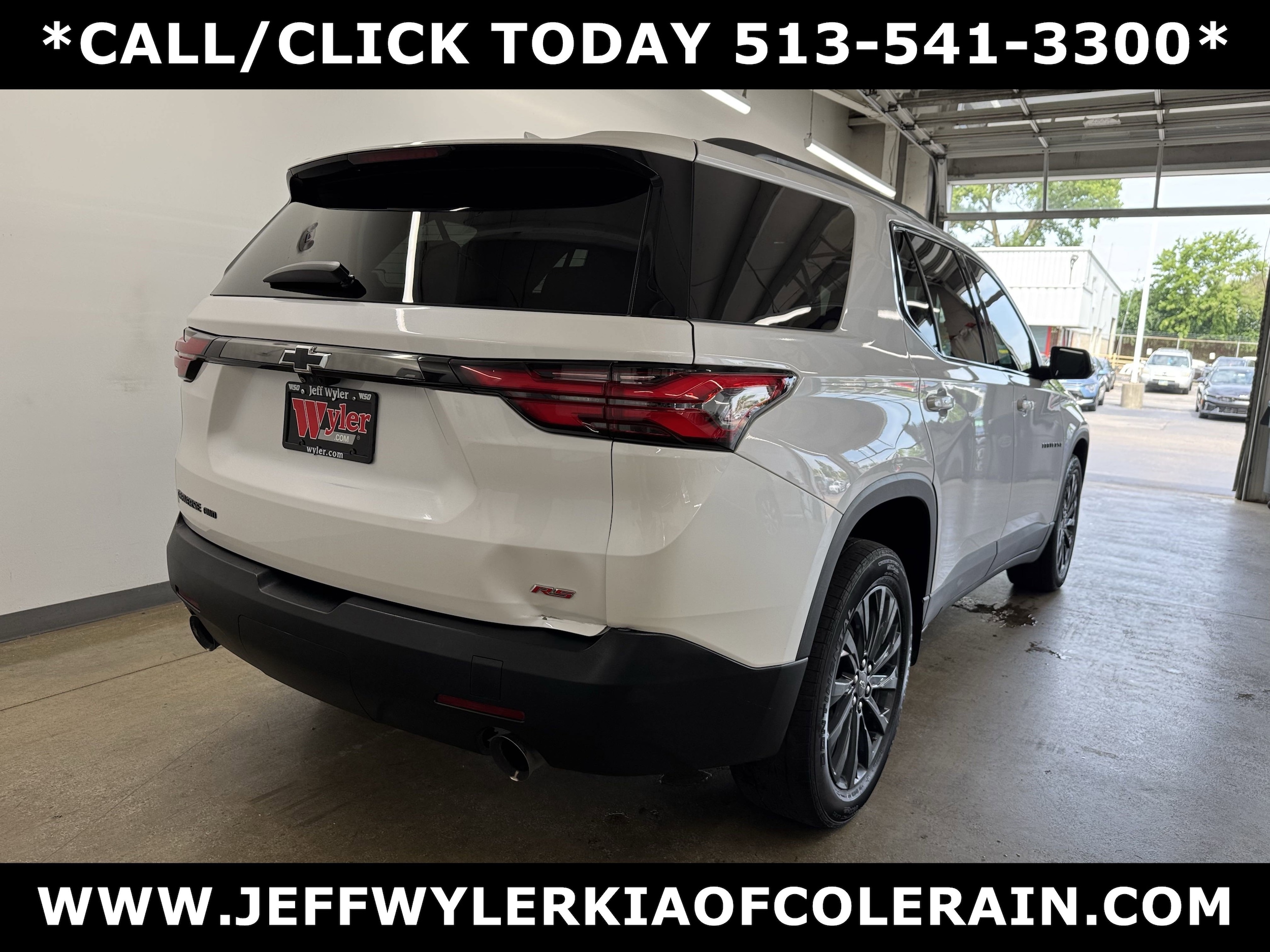 2023 Chevrolet Traverse RS photo 3
