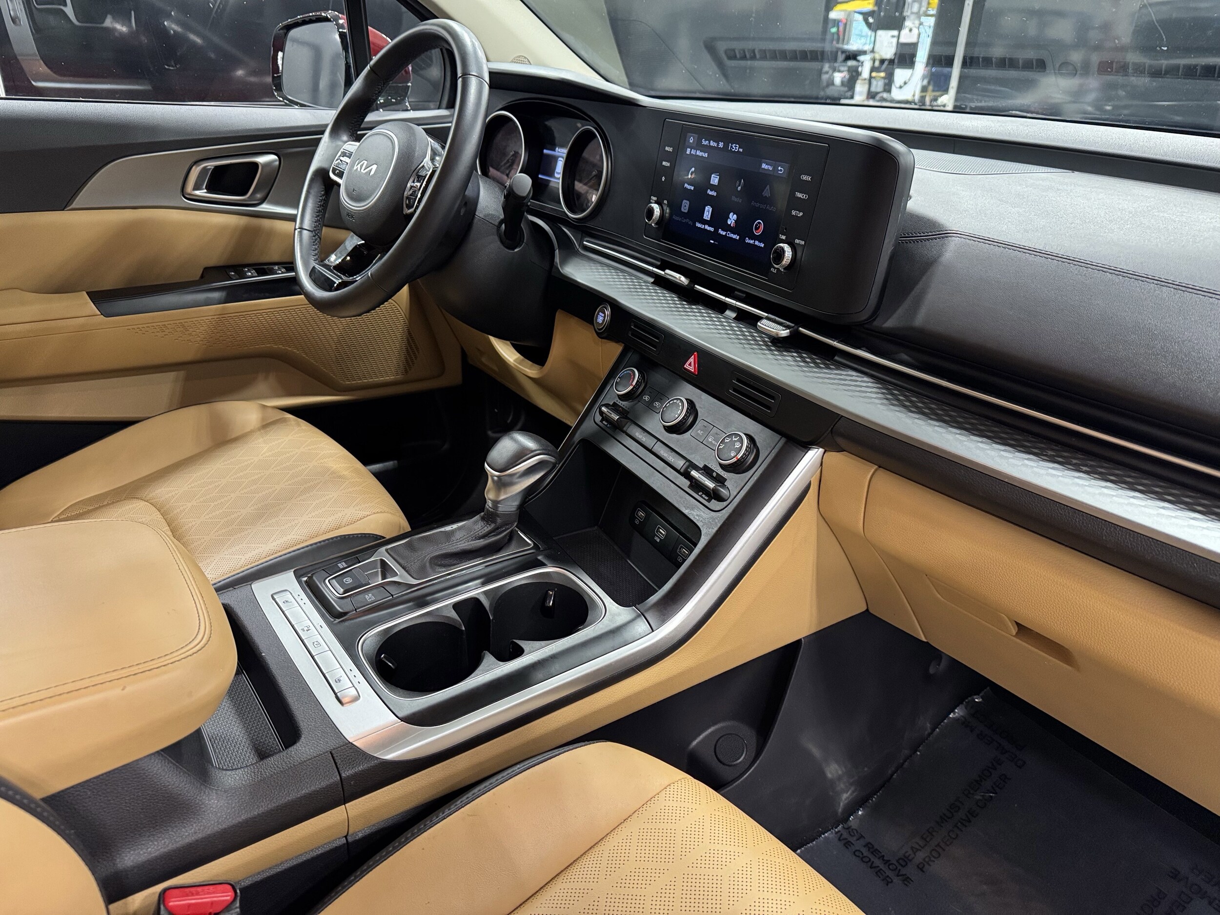 2022 Kia Carnival LXS photo 2