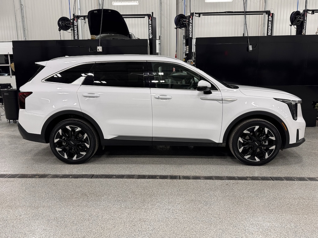 Certified 2025 Kia Sorento EX SUV