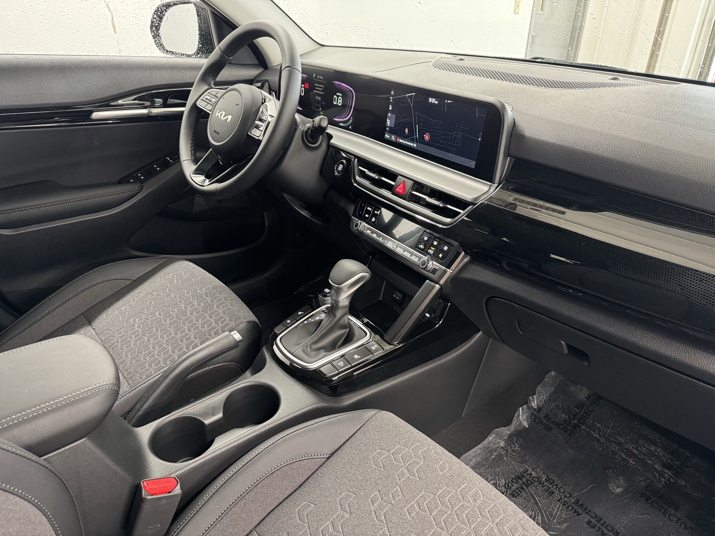 2025 Kia Seltos S photo 4