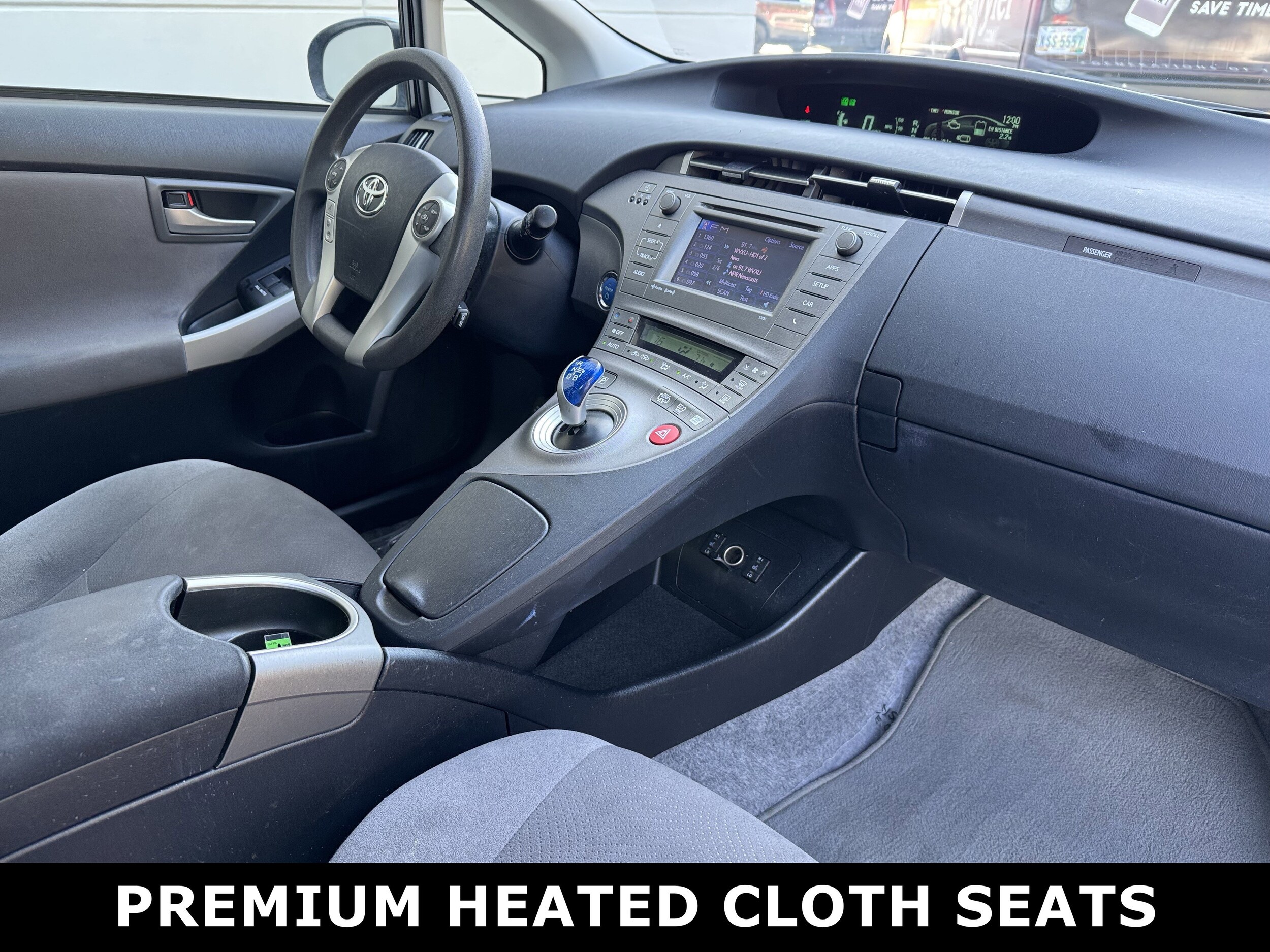 2013 Toyota Prius Plug-in photo 2