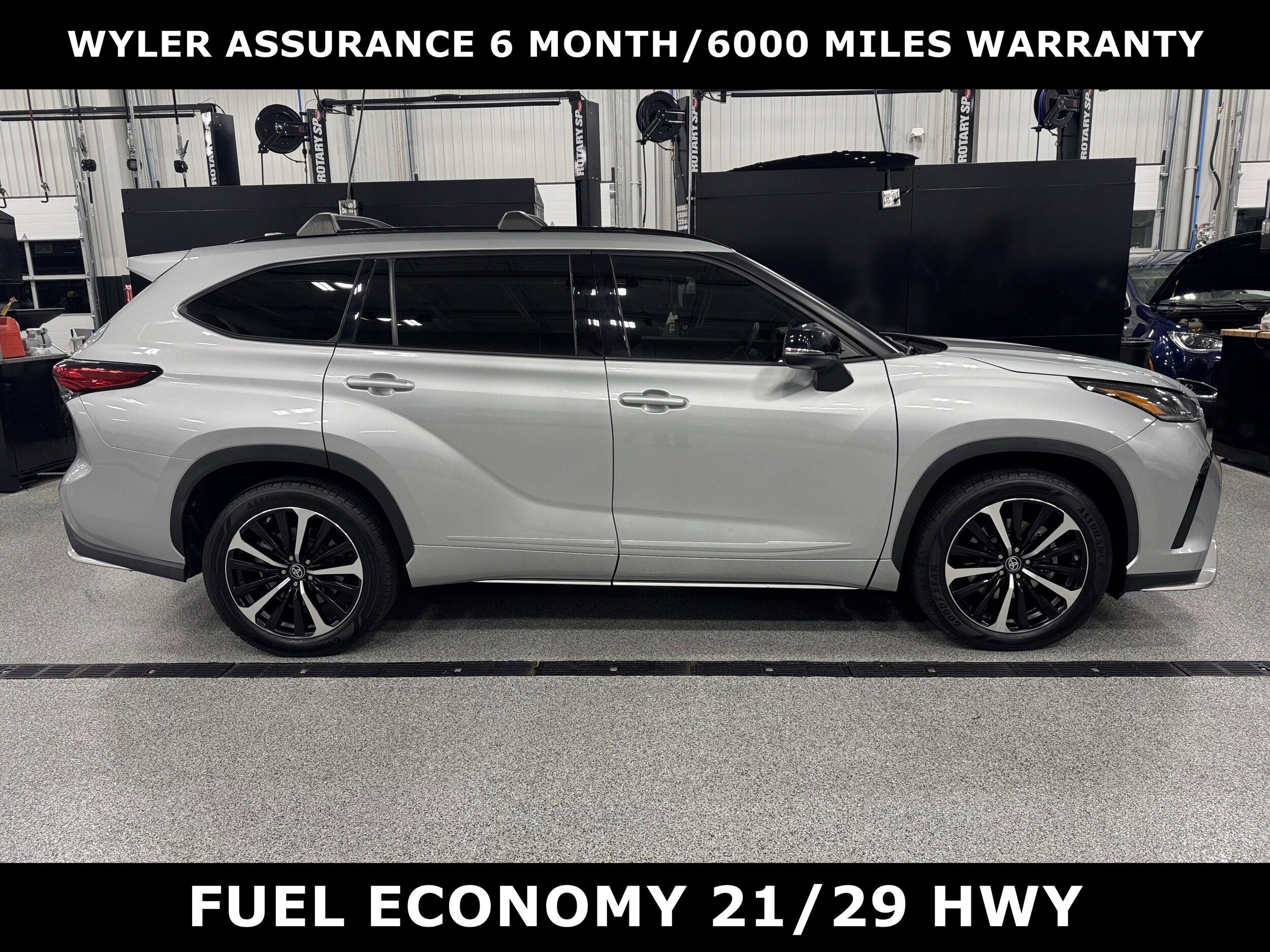 2022 Toyota Highlander XSE photo 2