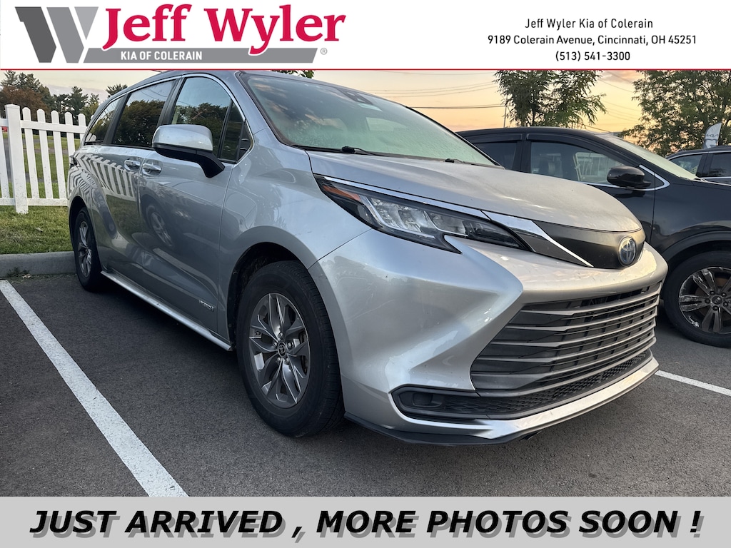 Used 2021 Toyota Sienna LE 8 Passenger Van