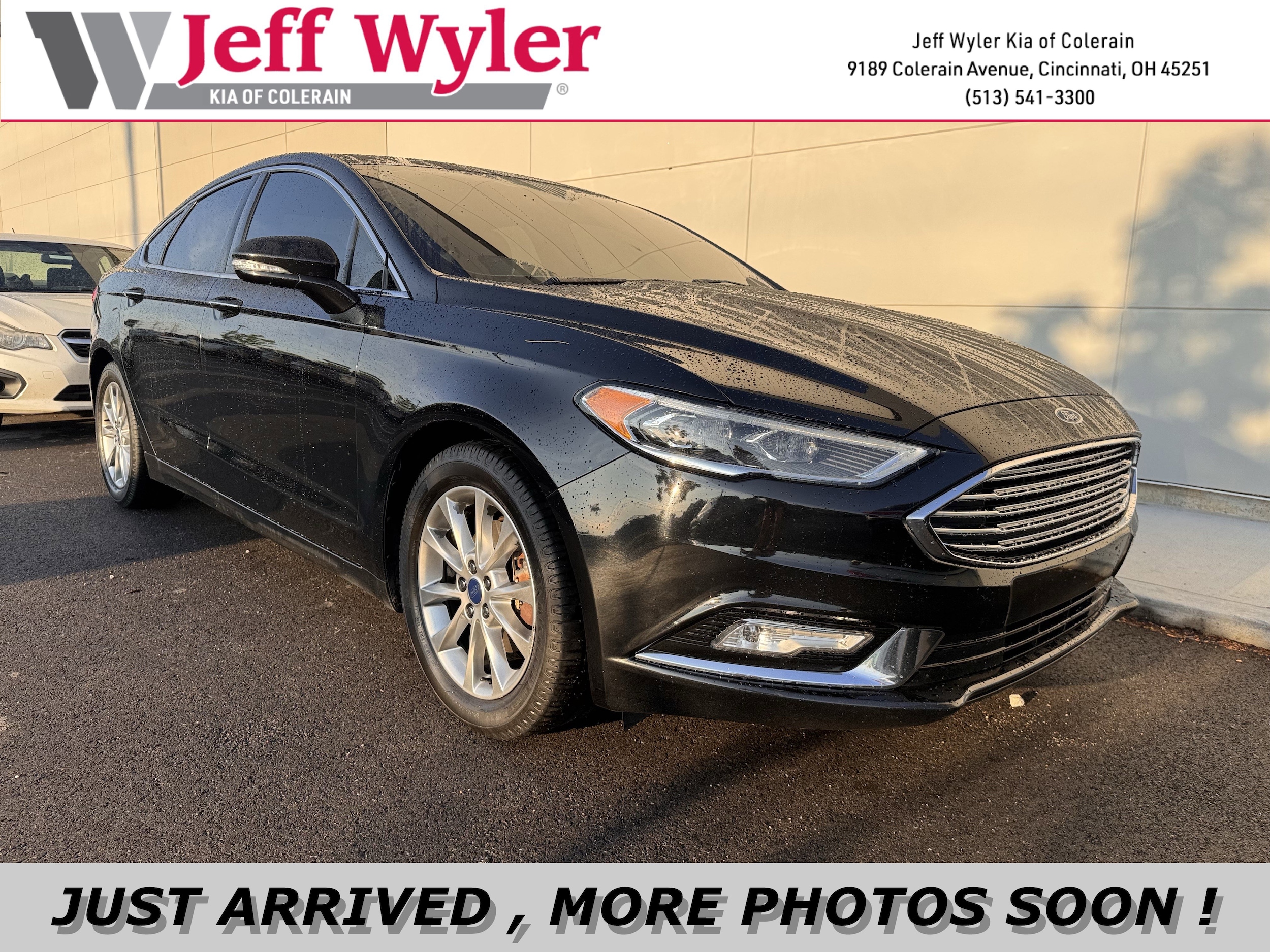 2017 Ford Fusion SE FWD's photo