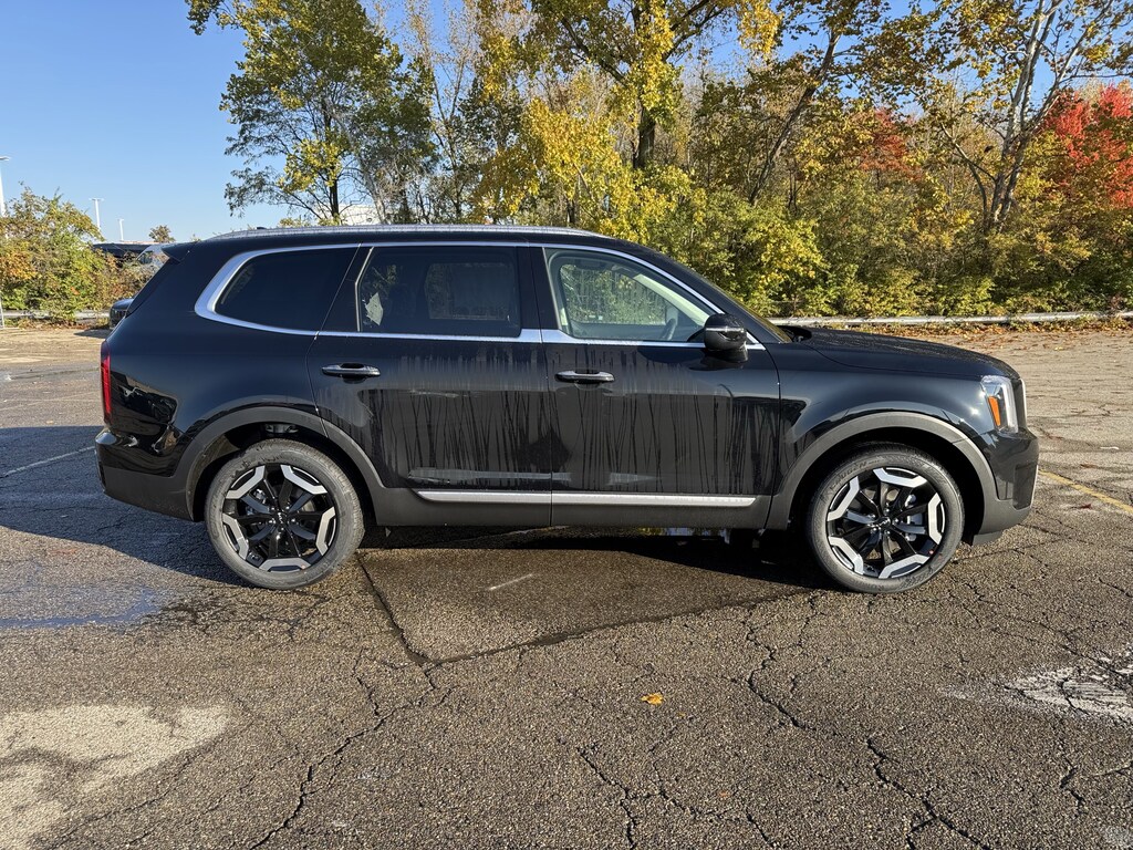 New 2025 Kia Telluride S SUV
