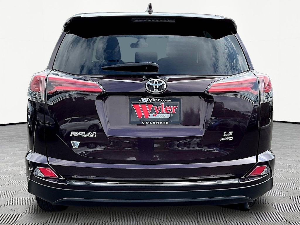Used 2018 Toyota RAV4 LE SUV