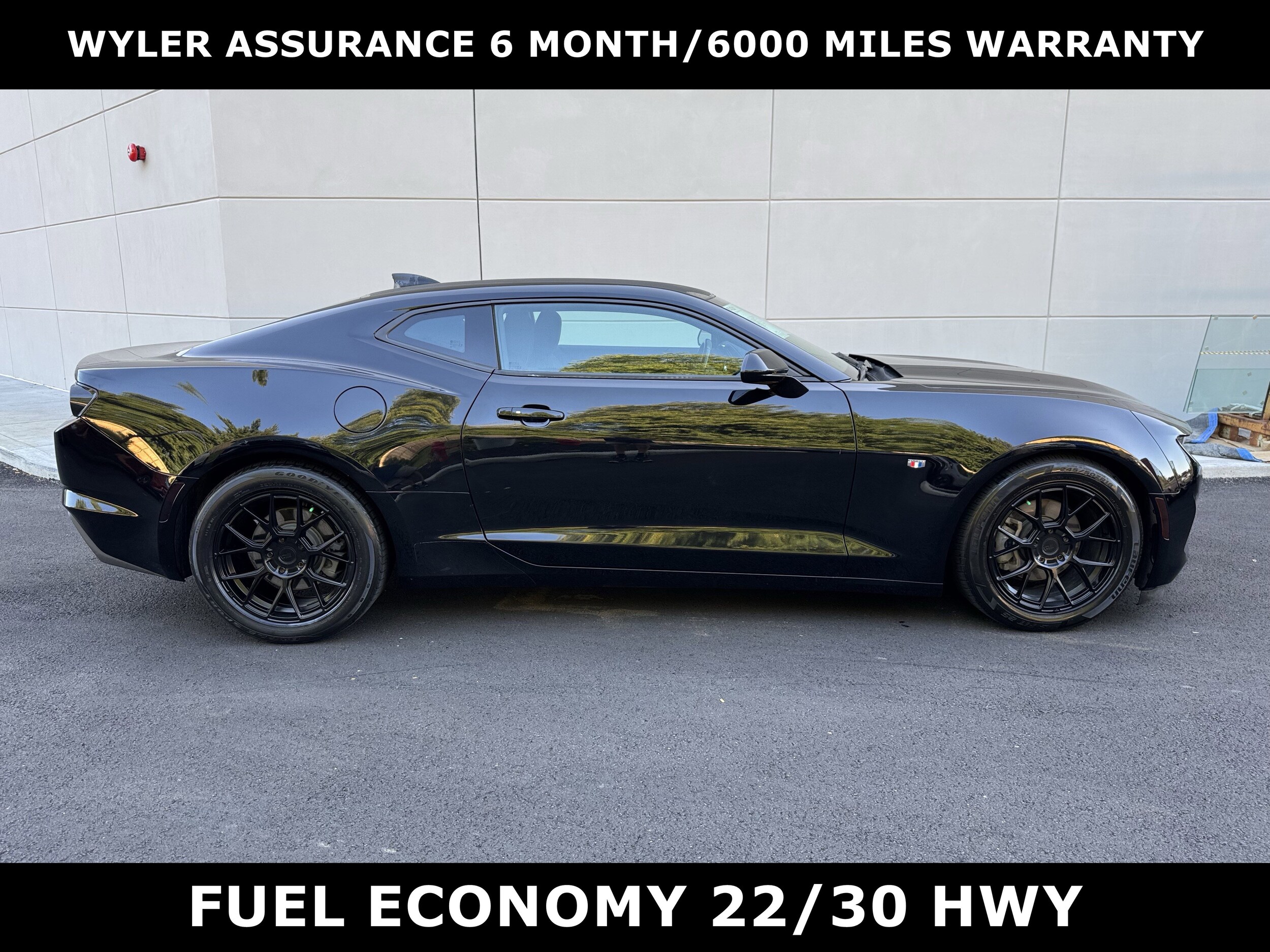 2022 Chevrolet Camaro 1LT photo 2