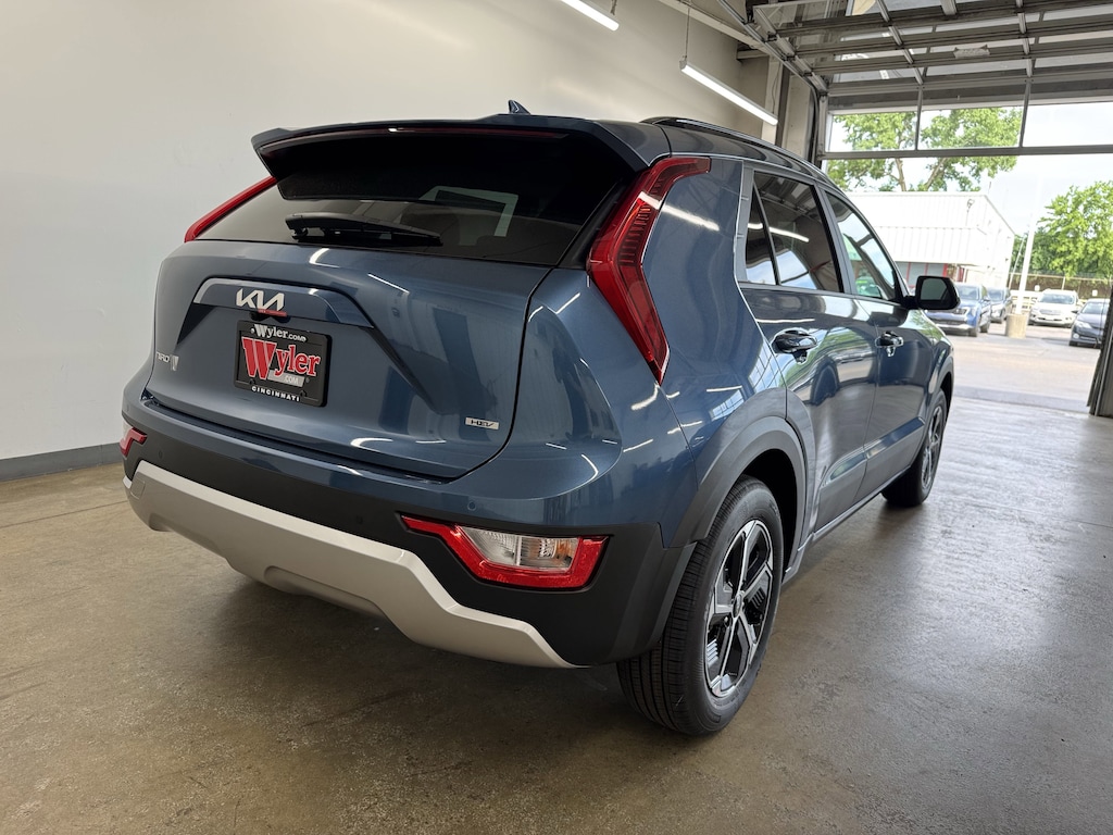 New 2025 Kia Niro EX SUV