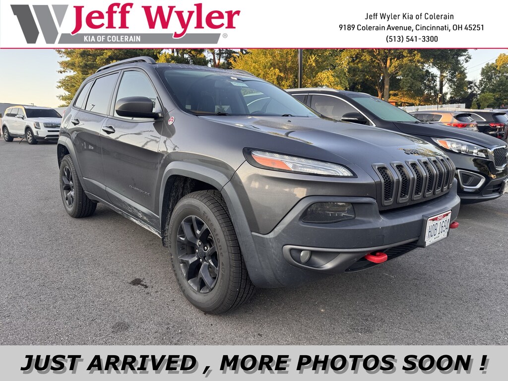Used 2017 Jeep Cherokee Trailhawk 4x4 SUV