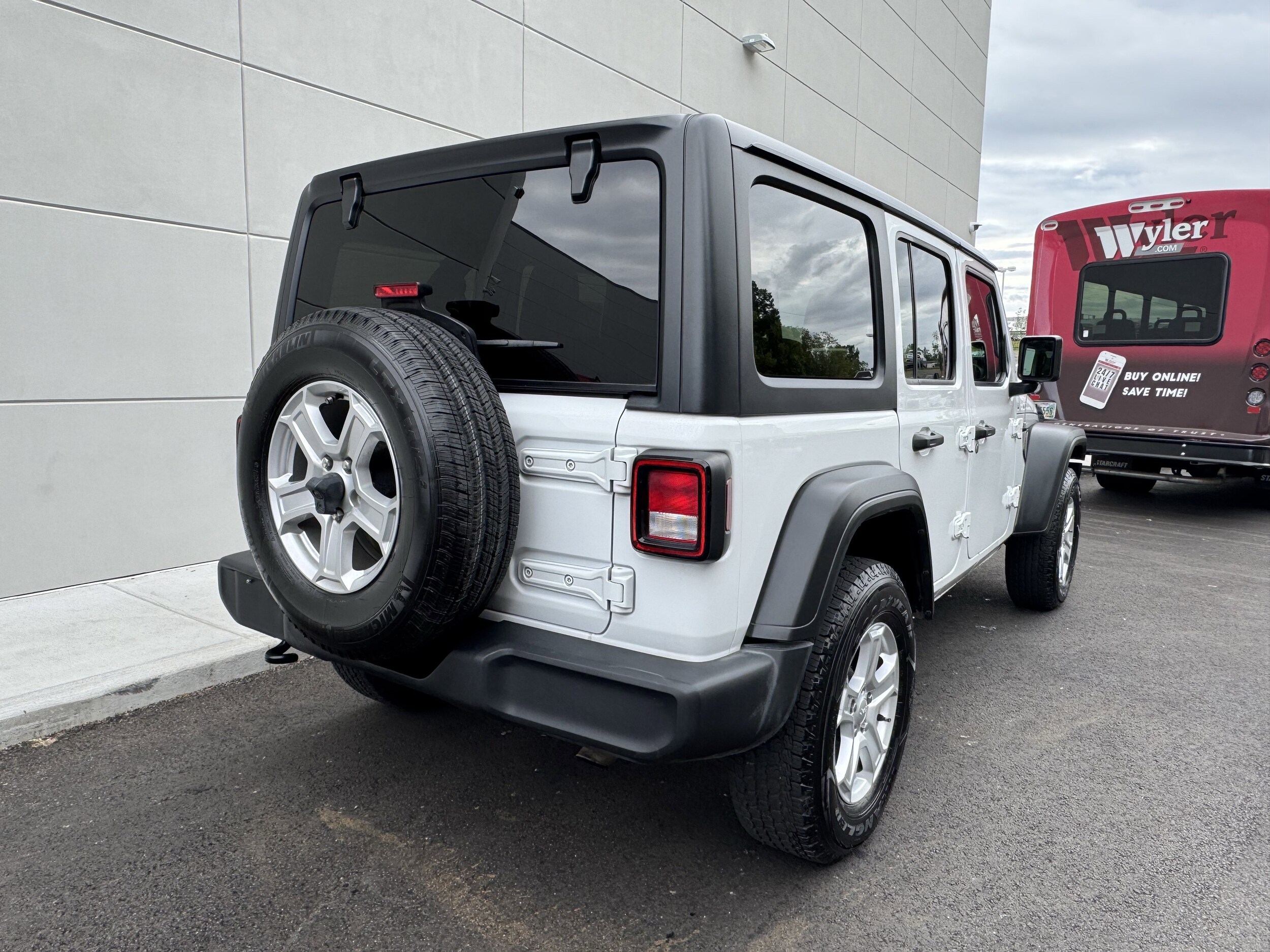 2021 Jeep Wrangler Unlimited Sport photo 3