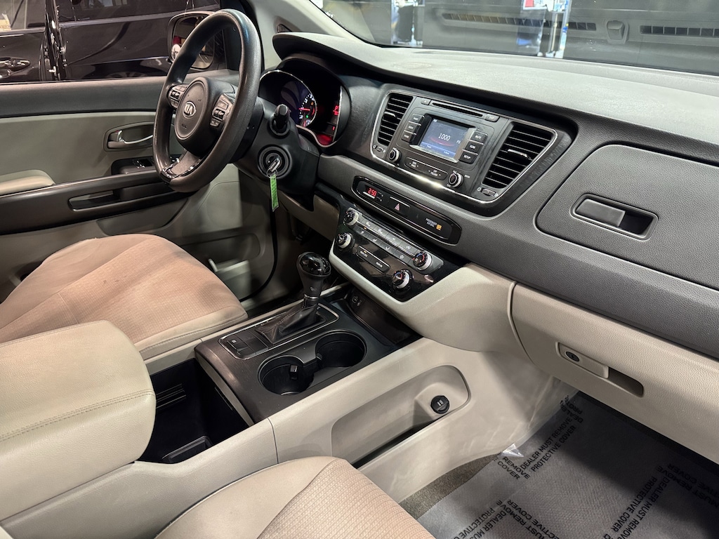 Used 2016 Kia Sedona LX FWD Van