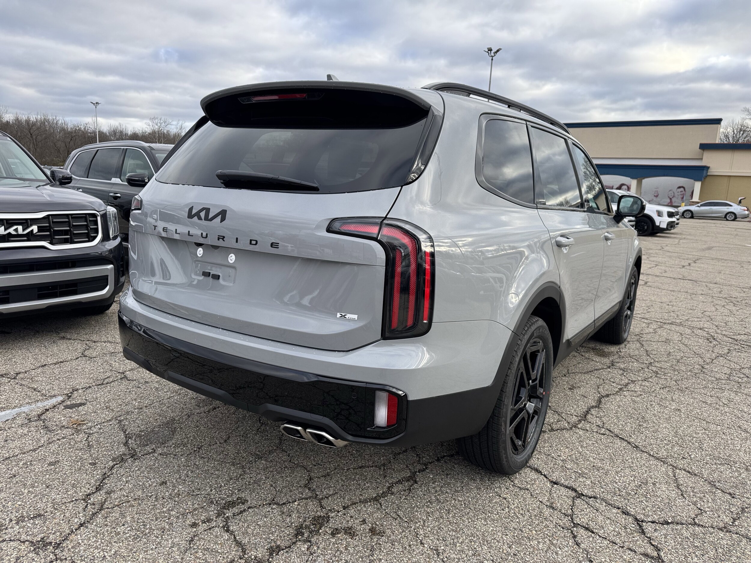 2025 Kia Telluride X-Line photo 2