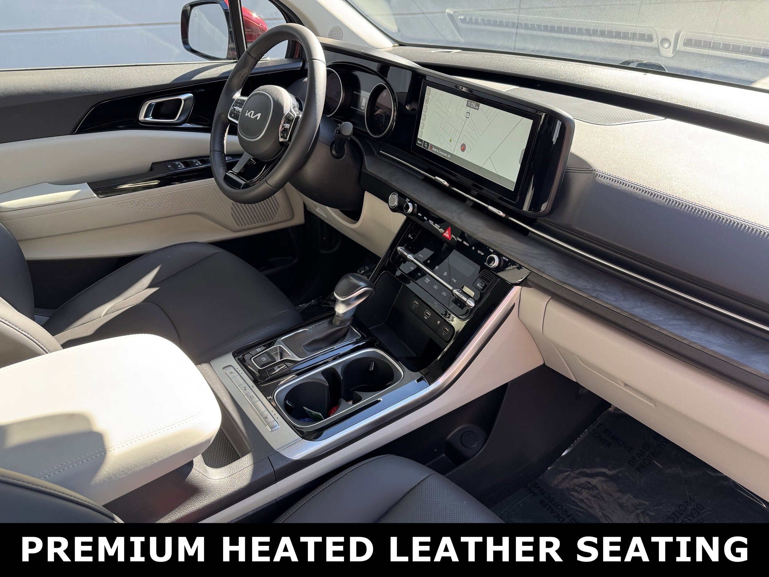 2024 Kia Carnival EX photo 3