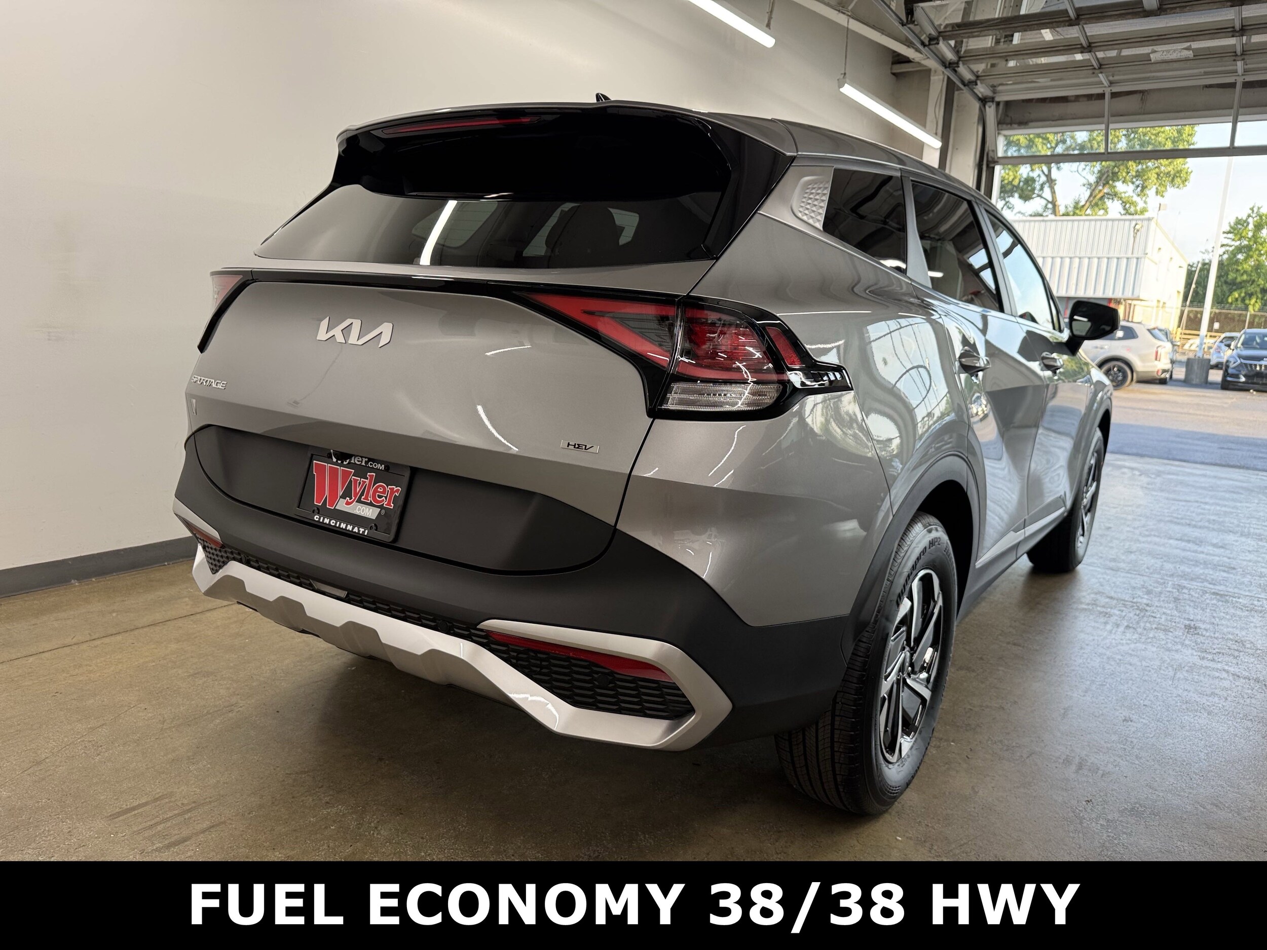 2025 Kia Sportage Hybrid LX photo 3