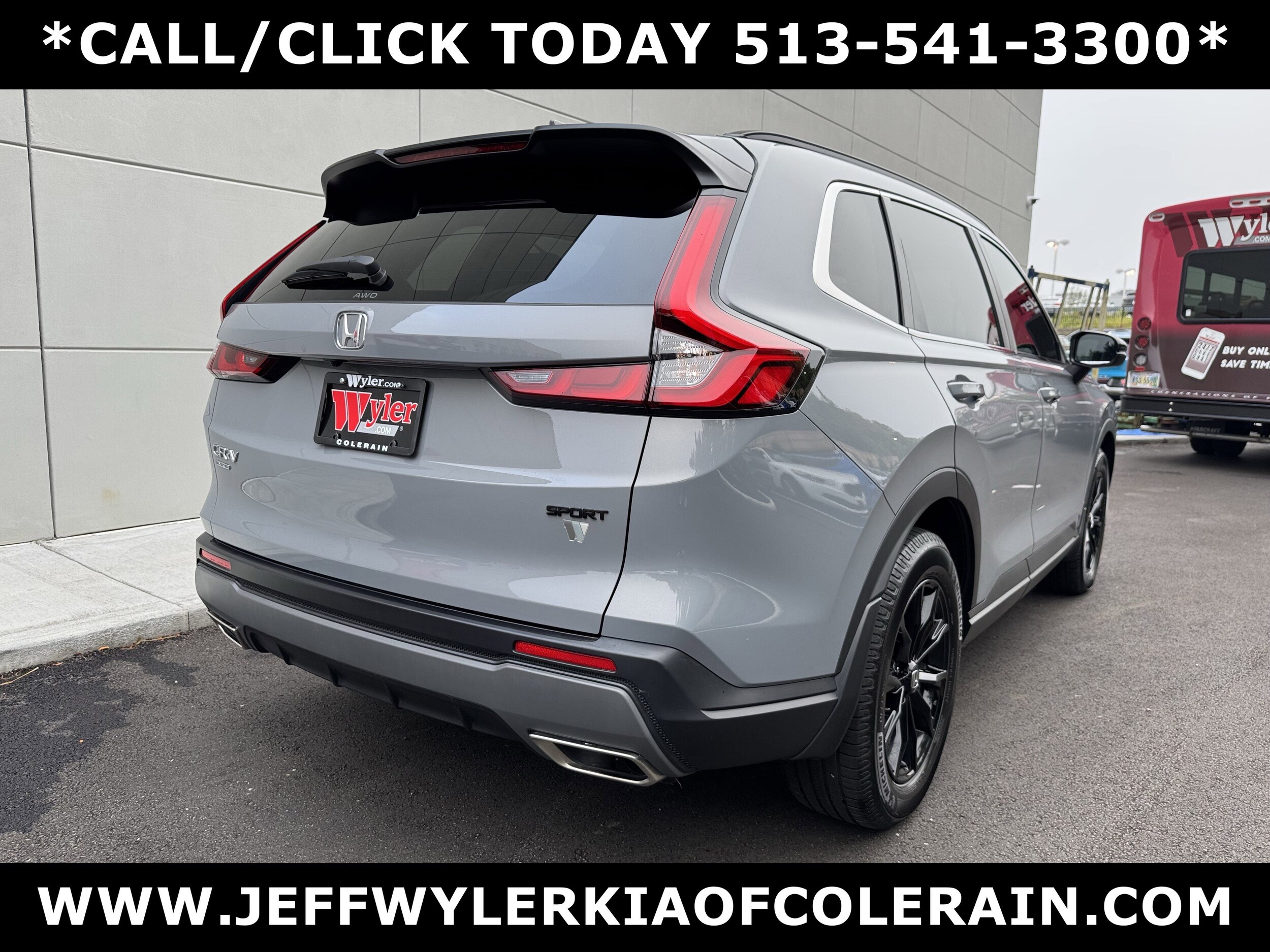2024 Honda CR-V Hybrid Sport photo 3