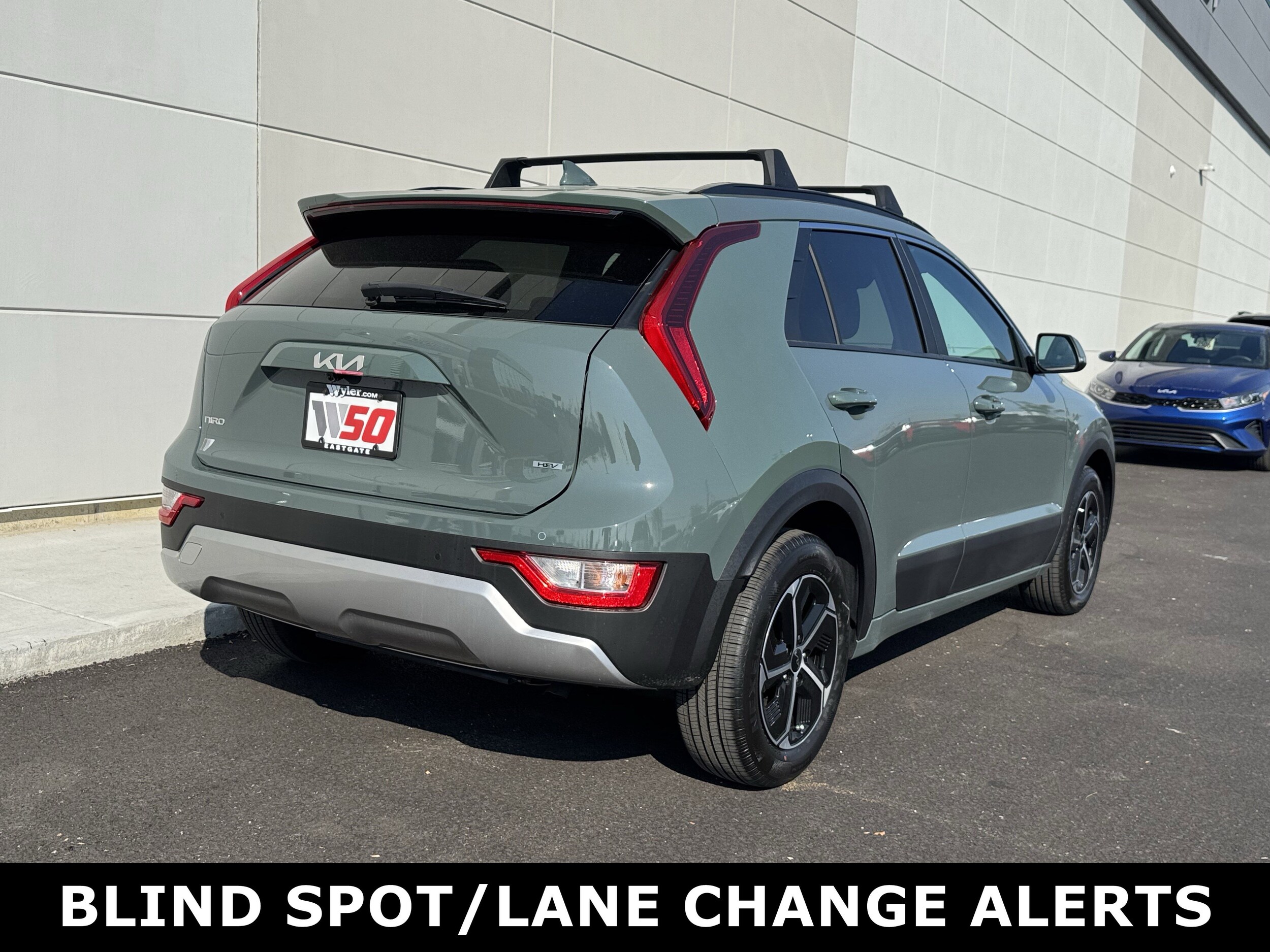 2025 Kia Niro EX photo 2