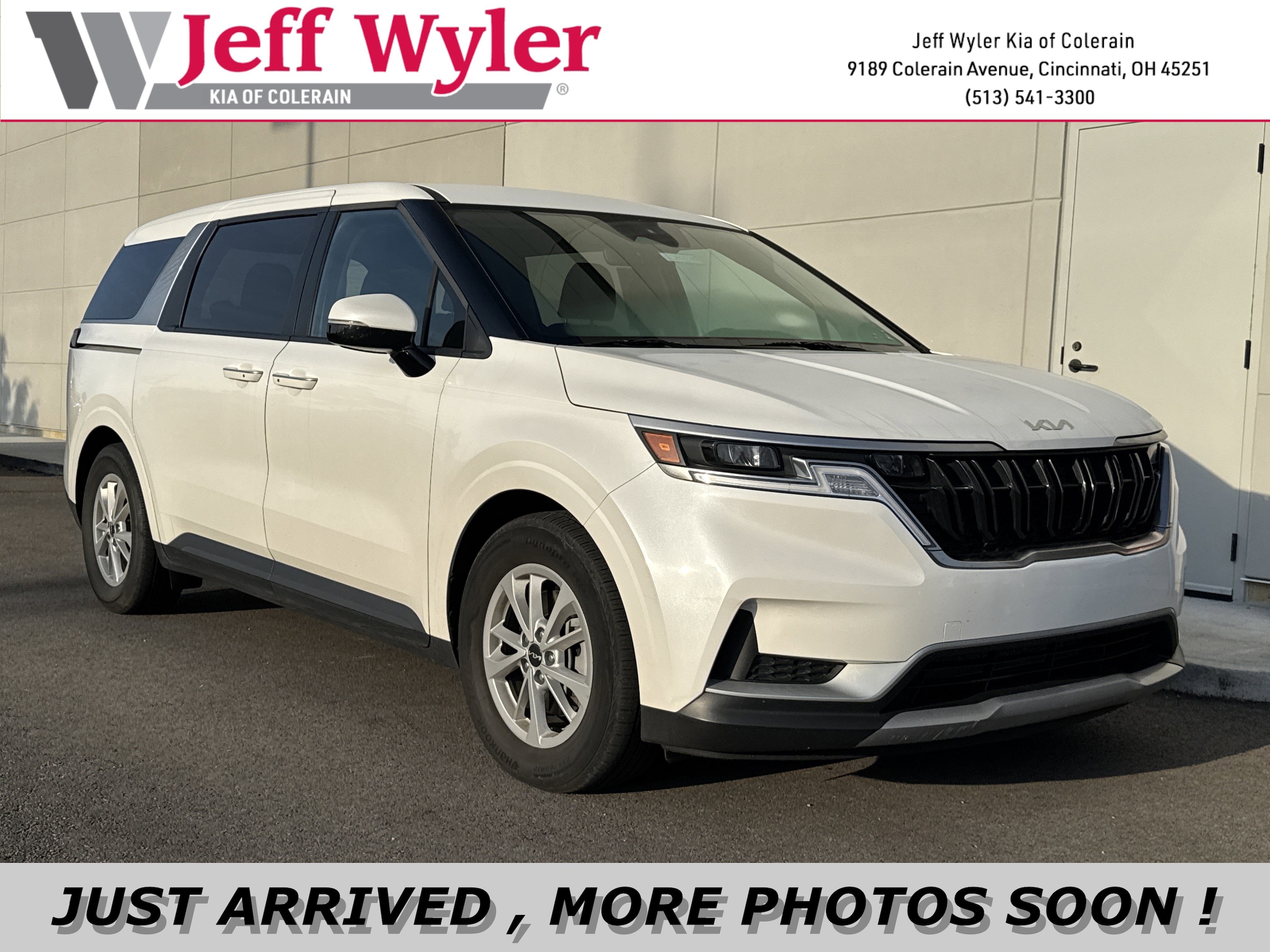 2024 Kia Sedona LX Seat Pkg's photo