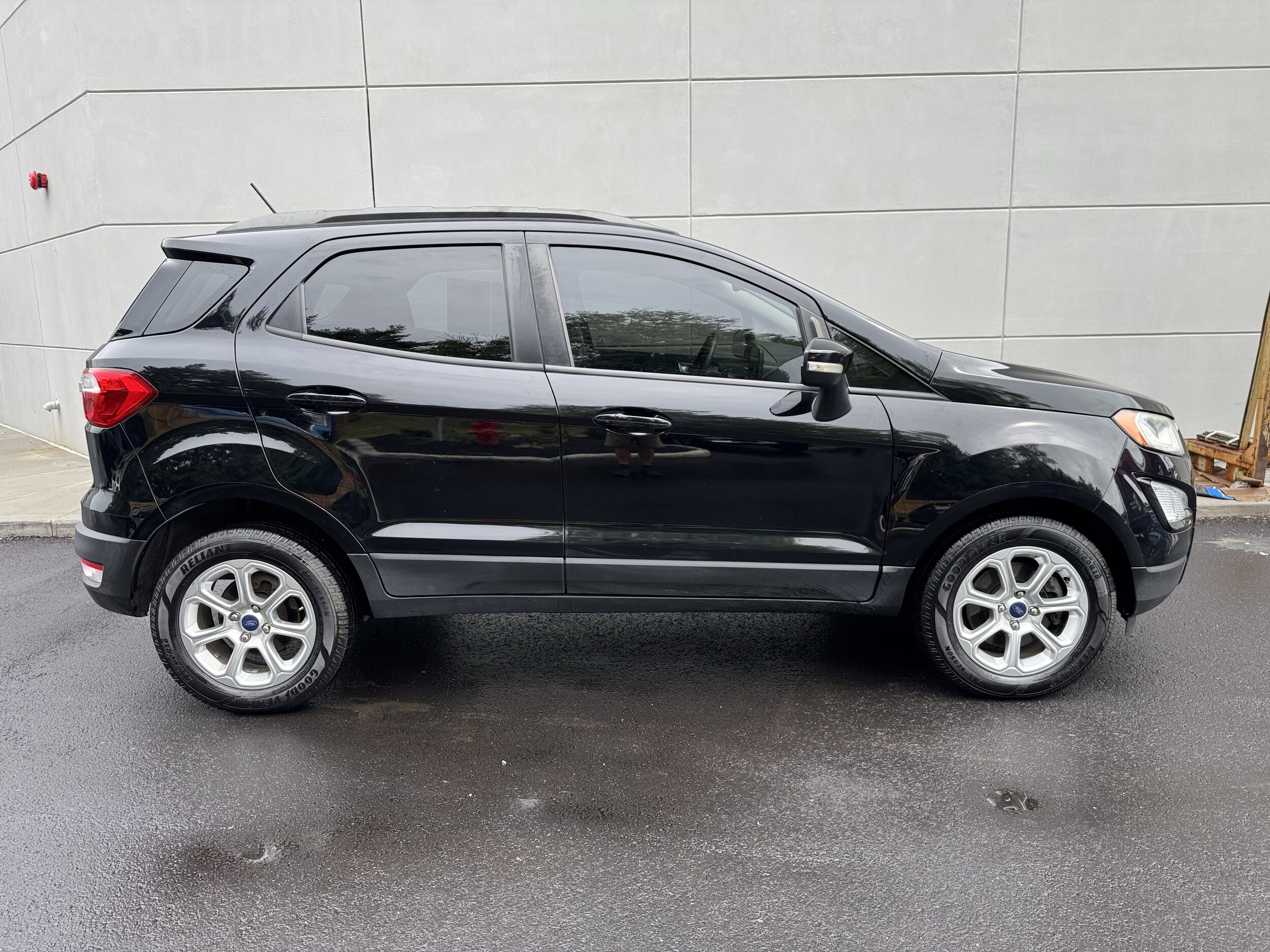 2019 Ford EcoSport SE photo 2