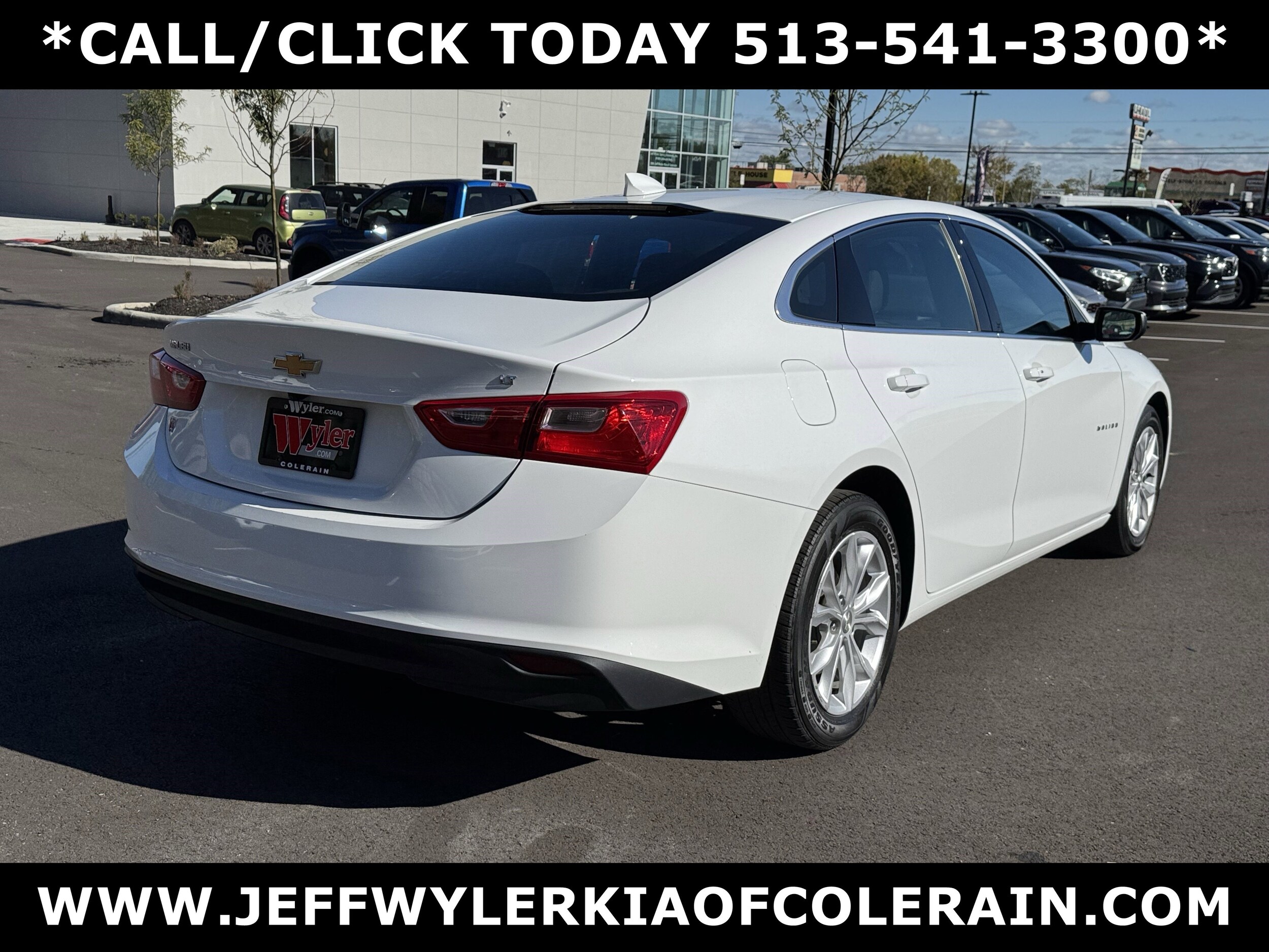 2023 Chevrolet Malibu 1LT photo 3