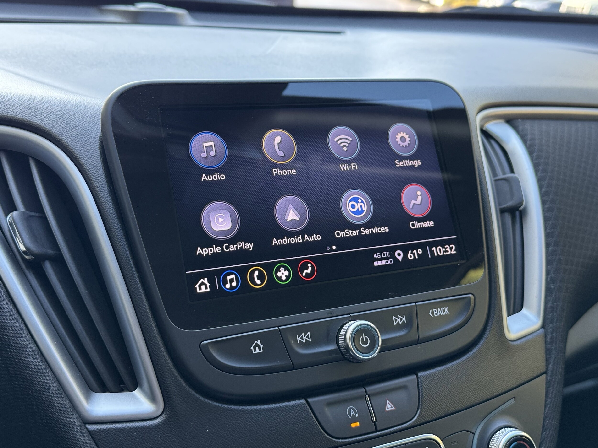 2024 Chevrolet Malibu 1LT photo 4