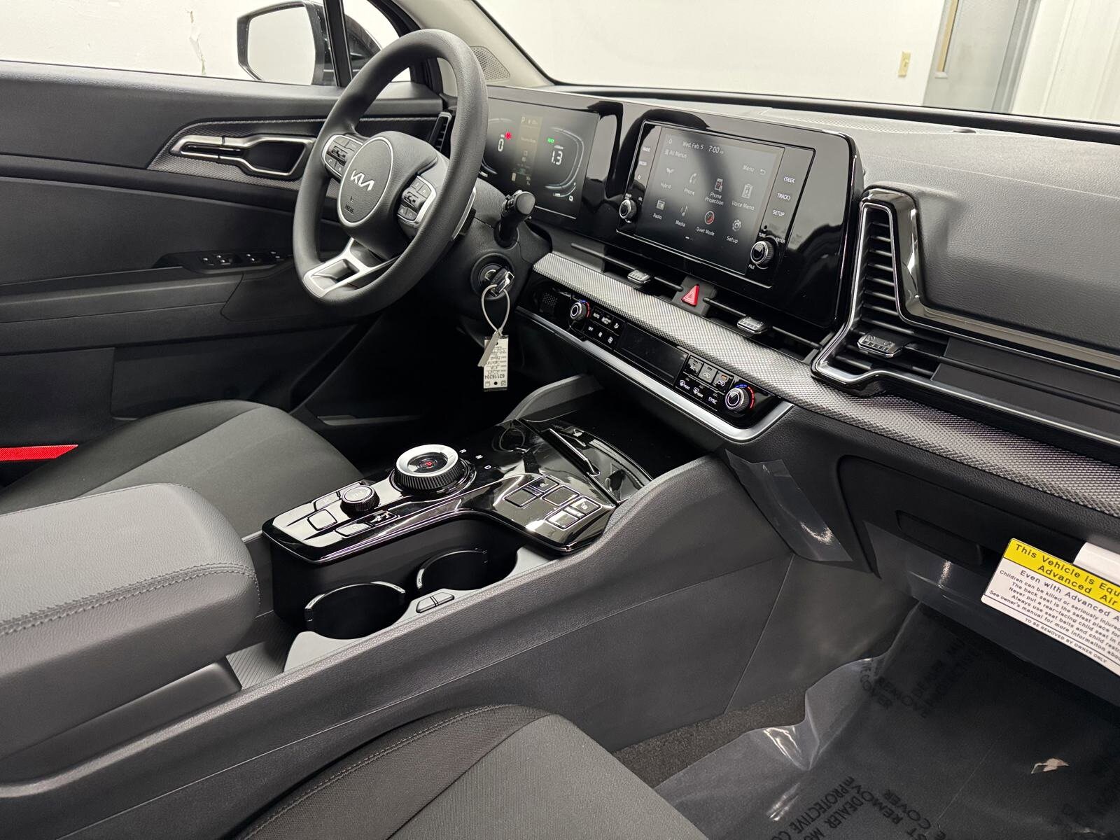 2025 Kia Sportage Hybrid LX photo 2