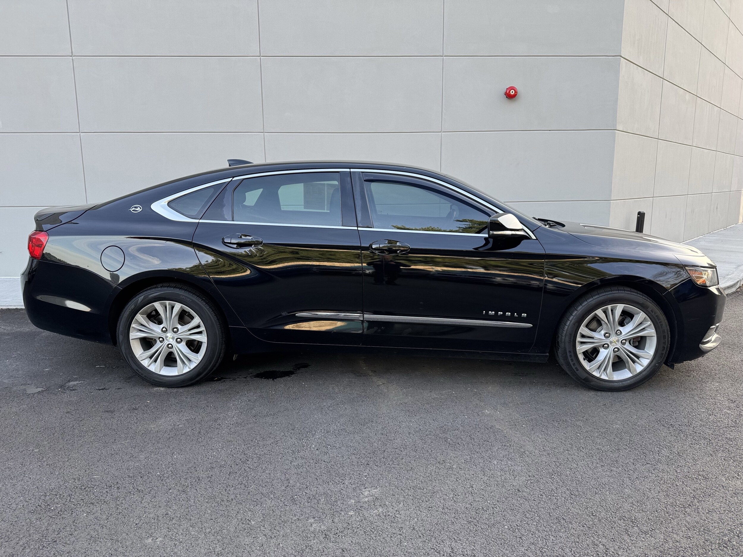 2015 Chevrolet Impala 2LT photo 2