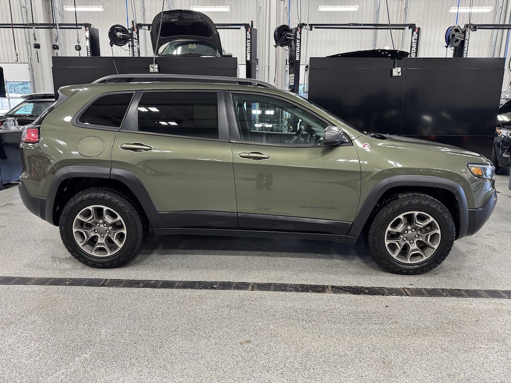 Used 2020 Jeep Cherokee Trailhawk SUV
