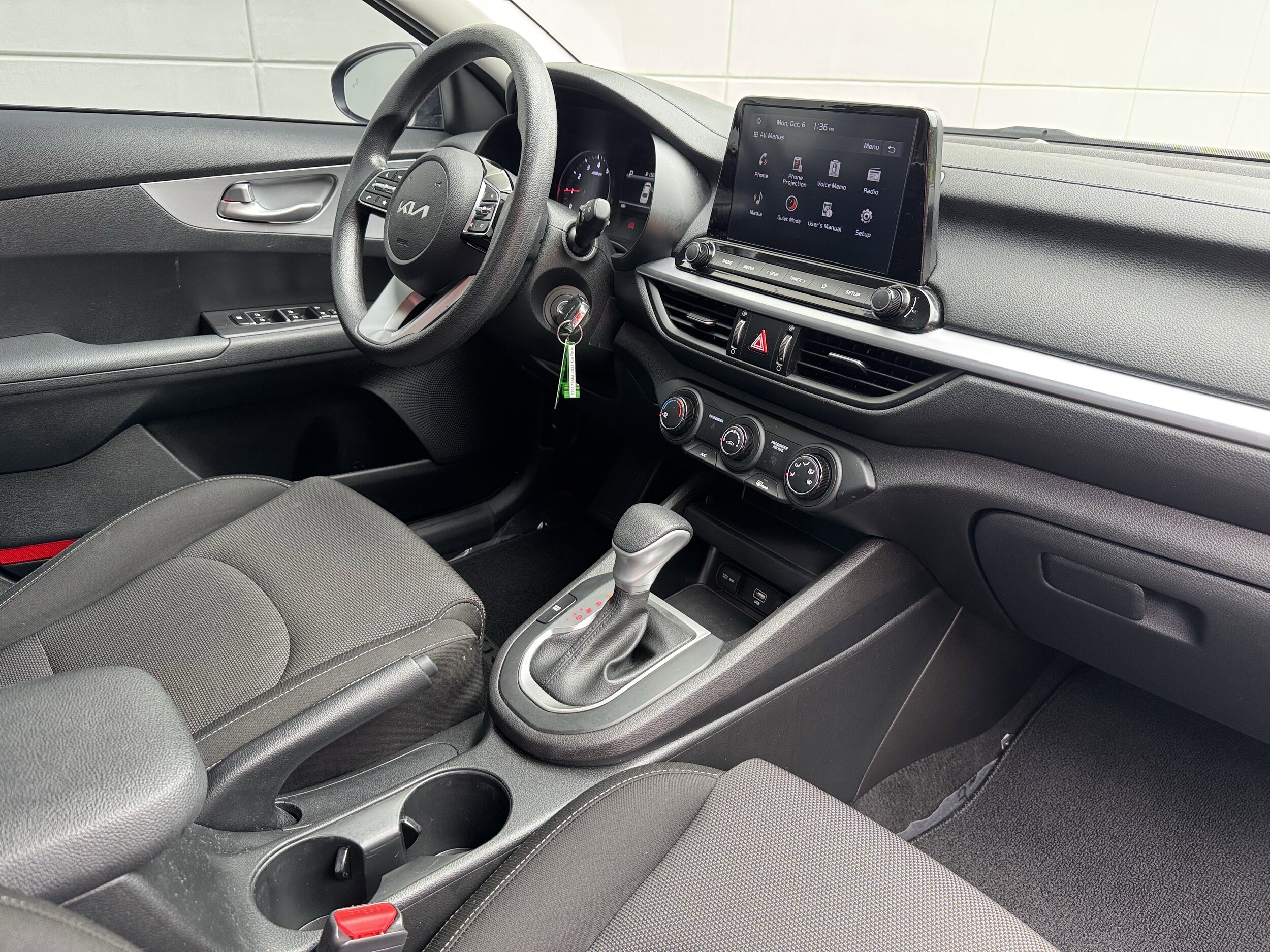 2023 Kia Forte LXS photo 4