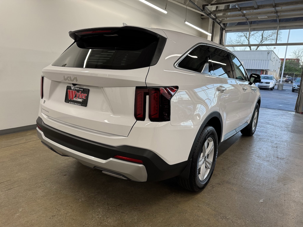 New 2025 Kia Sorento LX SUV