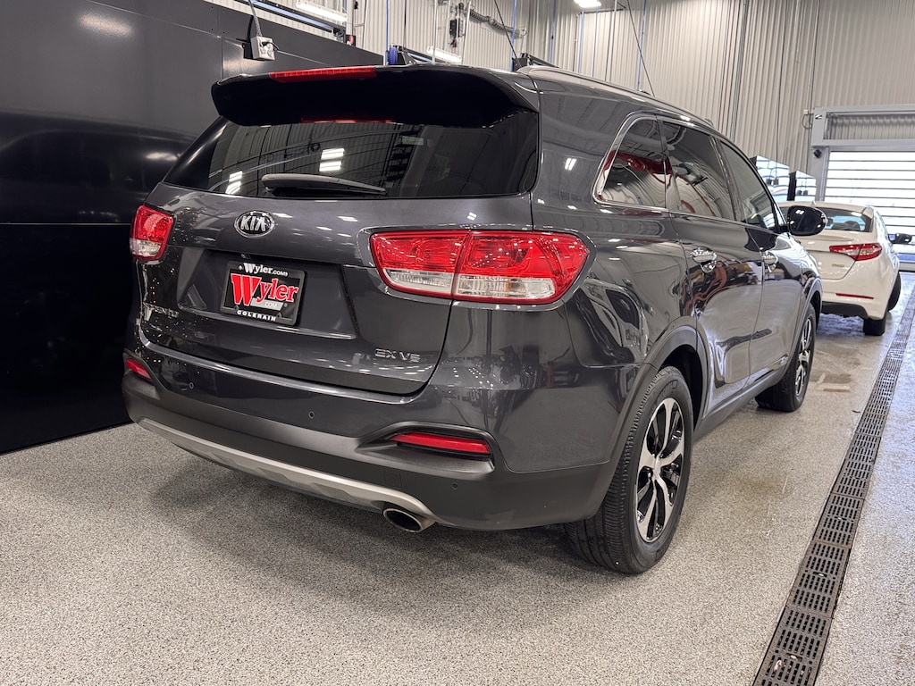 Used 2016 Kia Sorento 3.3L EX AWD SUV