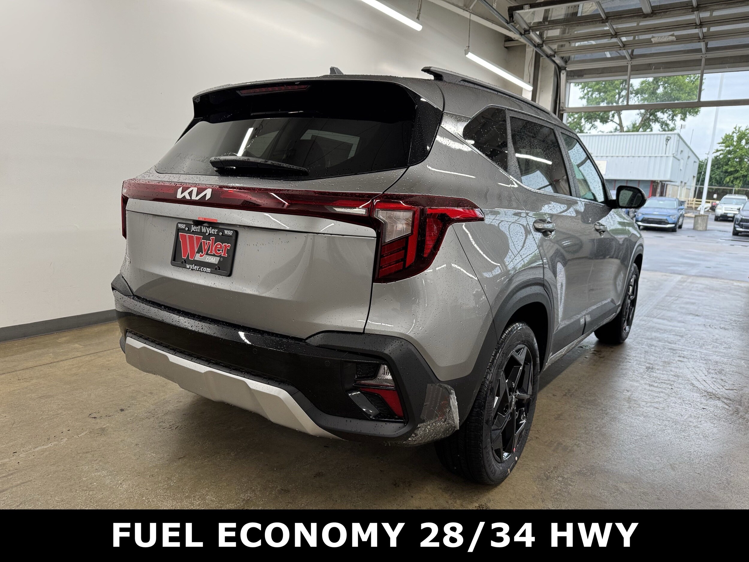 2026 Kia Seltos EX photo 2