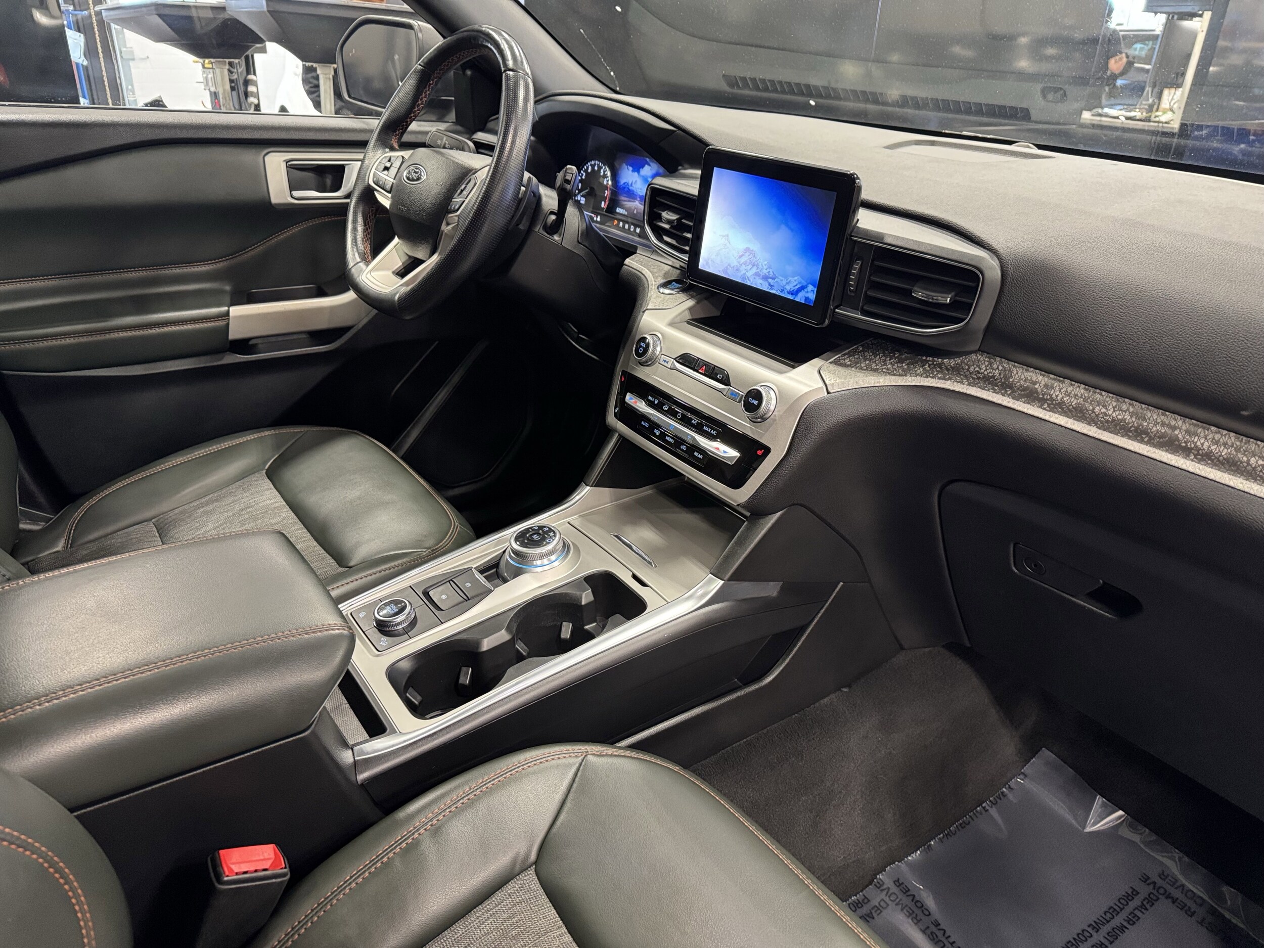 2022 Ford Explorer Timberline photo 2