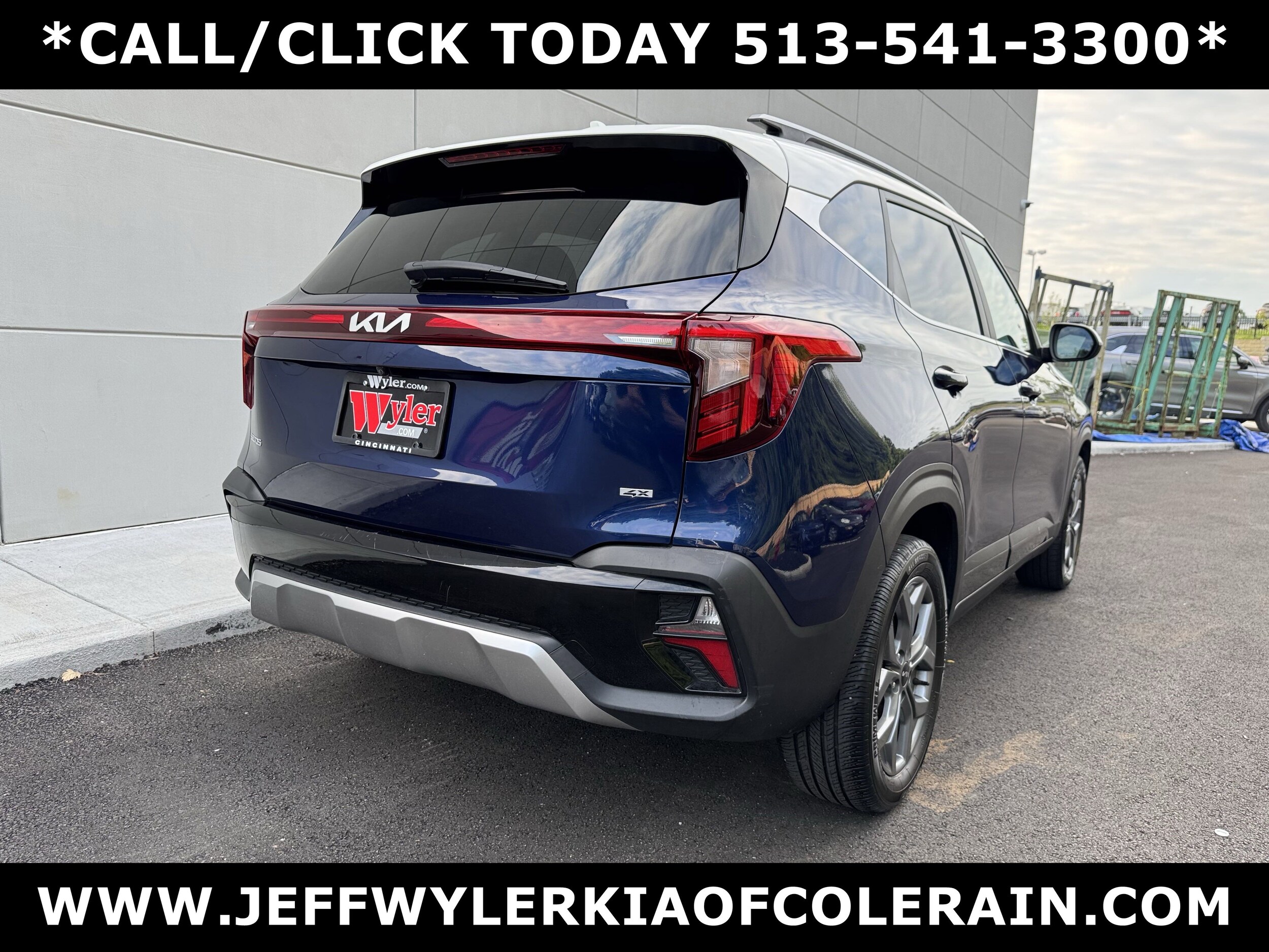 2024 Kia Seltos S photo 2