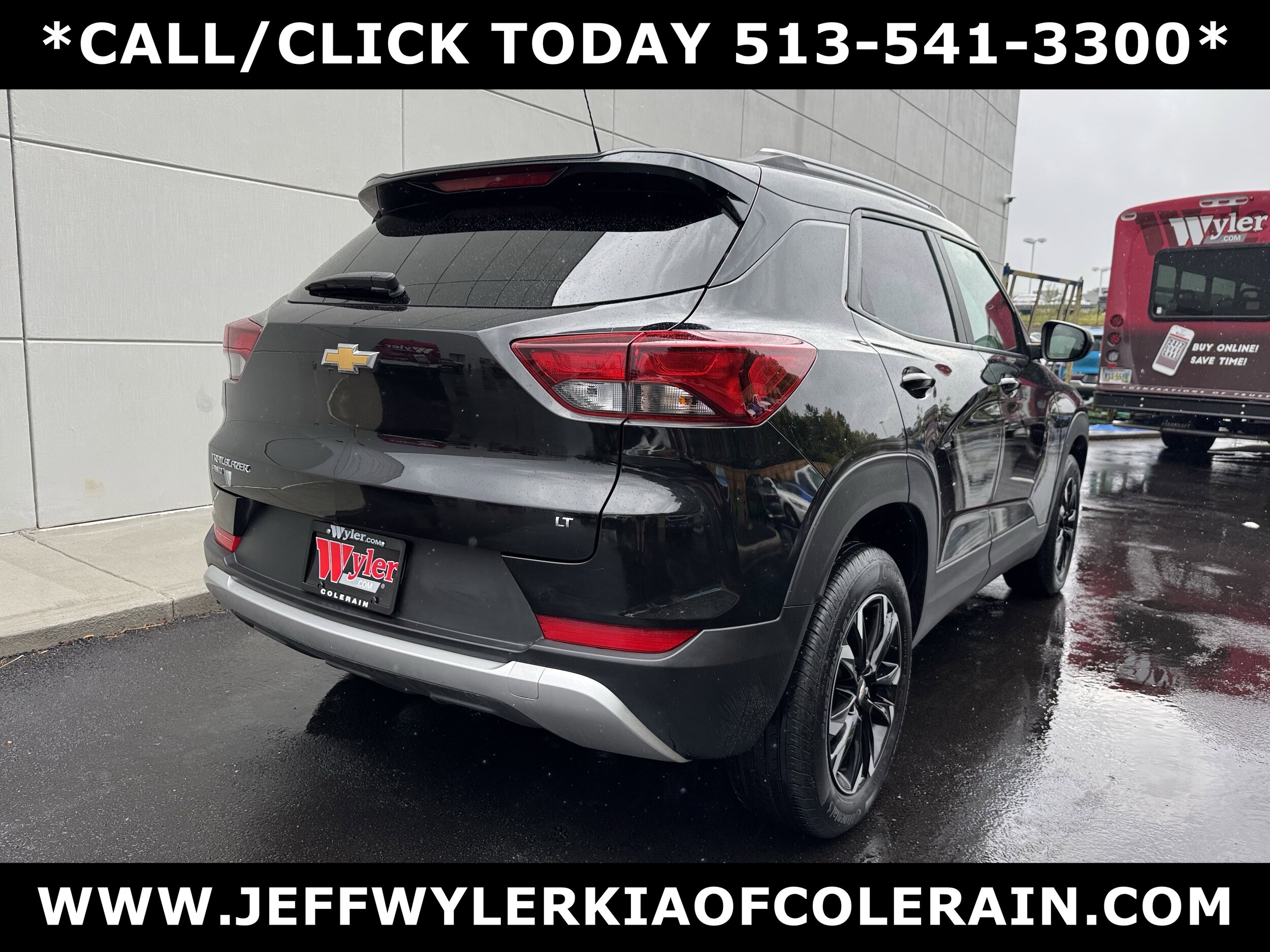 2023 Chevrolet Trailblazer LT photo 2