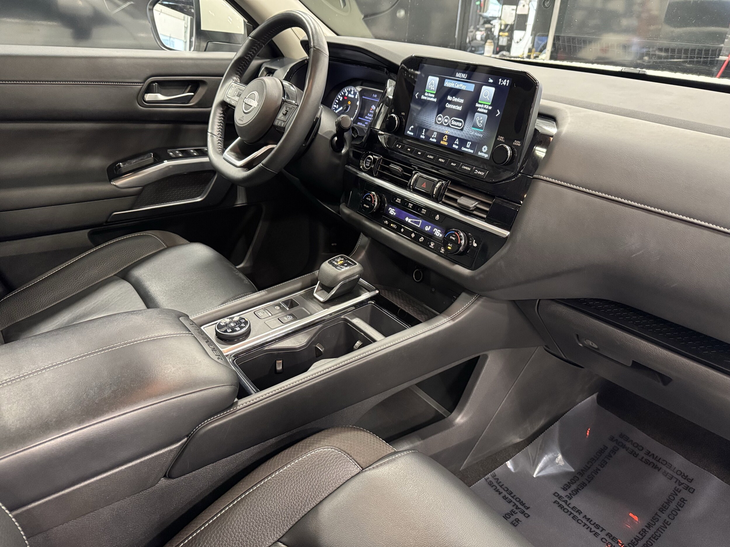 2023 Nissan Pathfinder SL photo 4