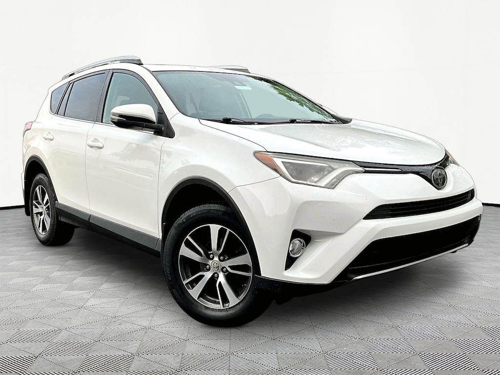 Used 2018 Toyota RAV4 XLE SUV