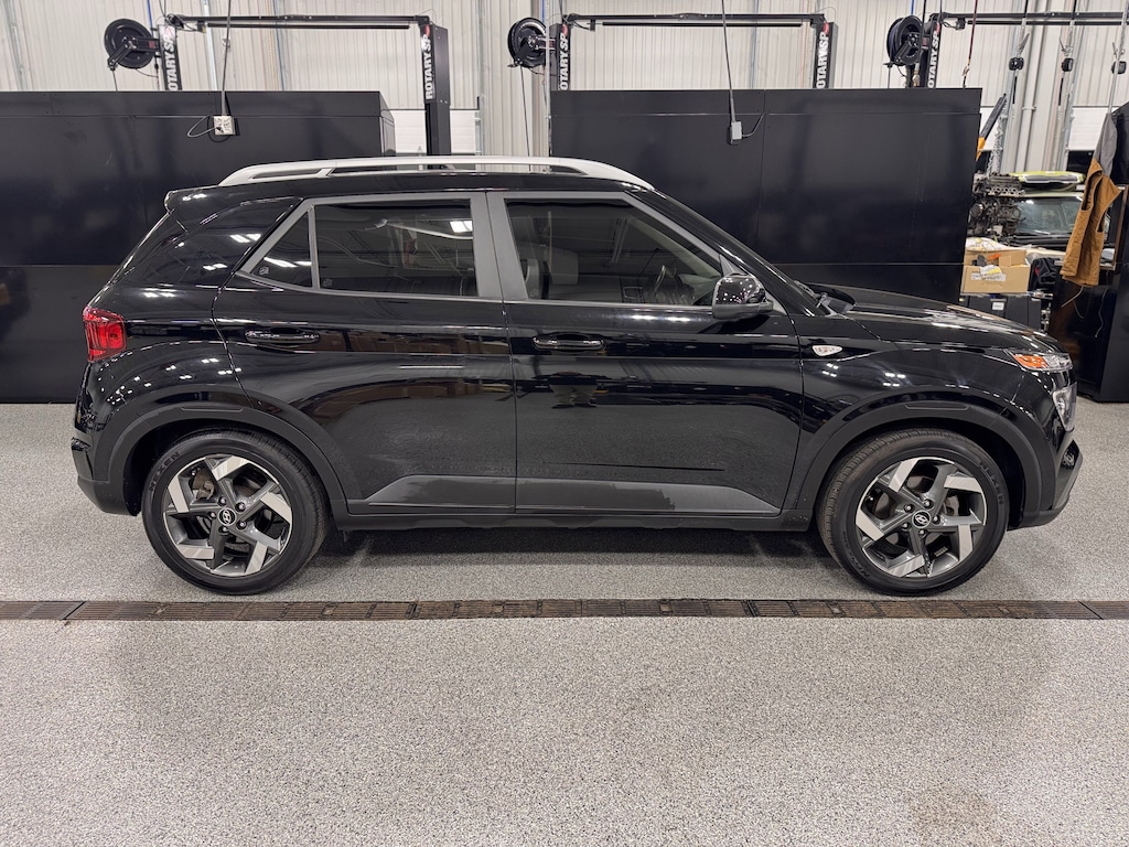 Used 2021 Hyundai Venue SEL SUV