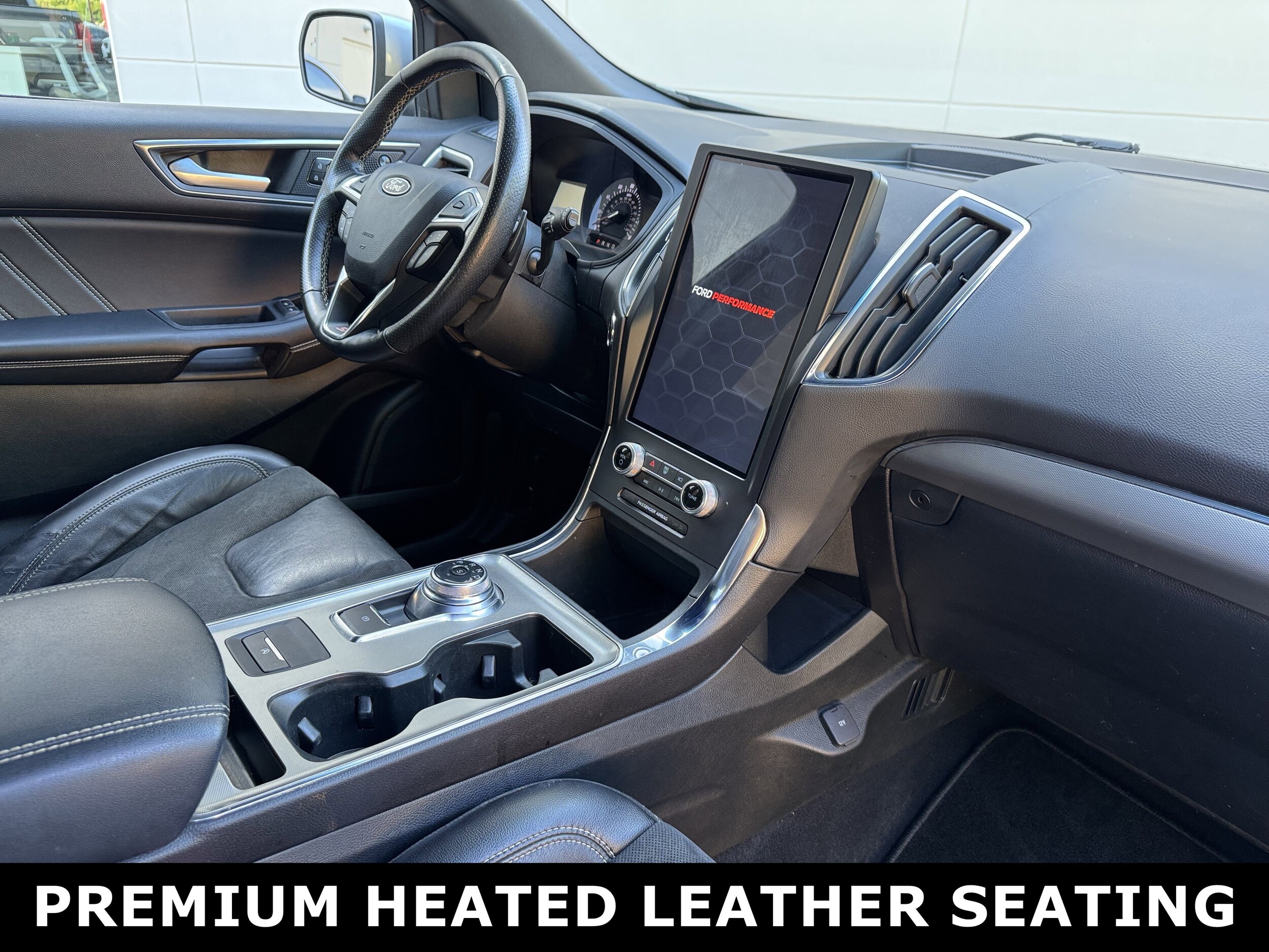 2022 Ford Edge ST photo 4
