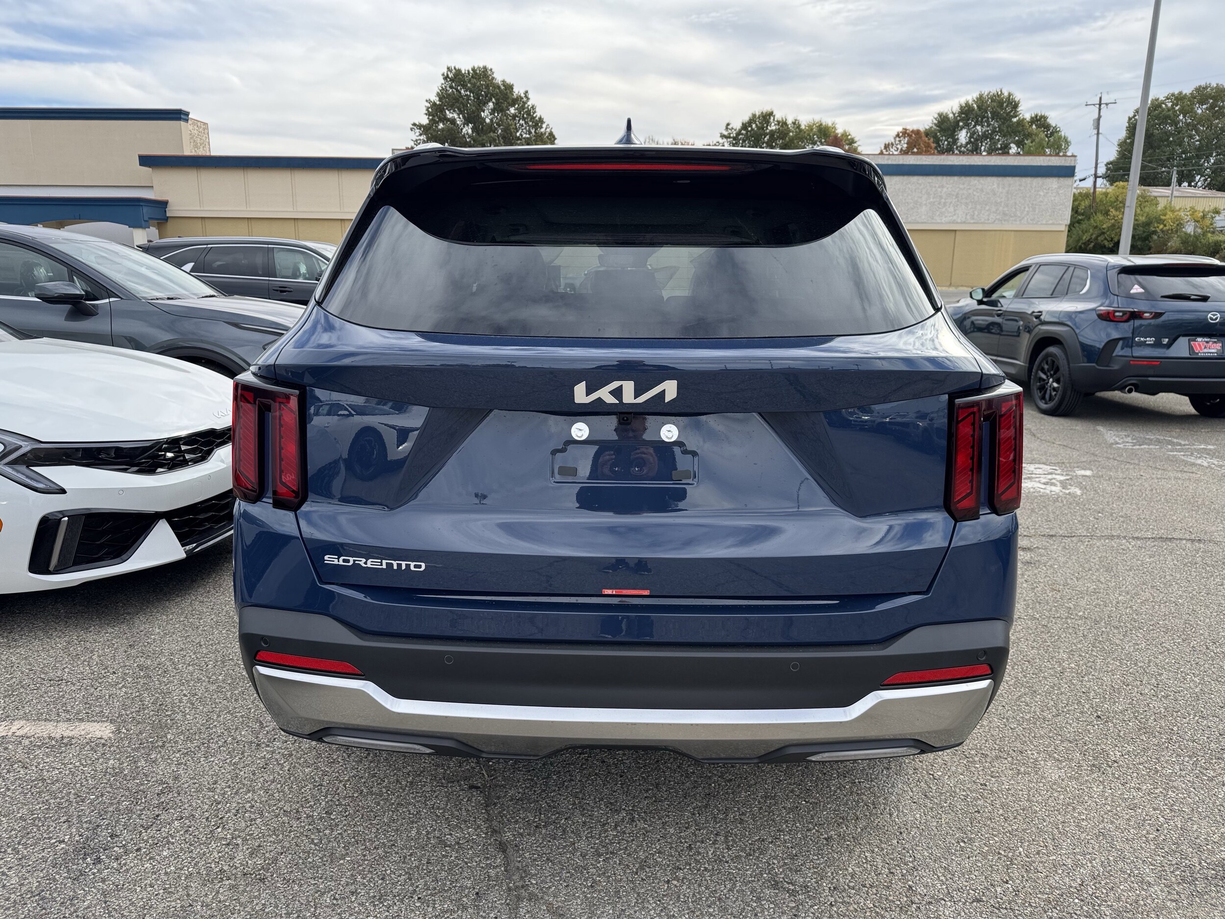 2026 Kia Sorento S photo 3