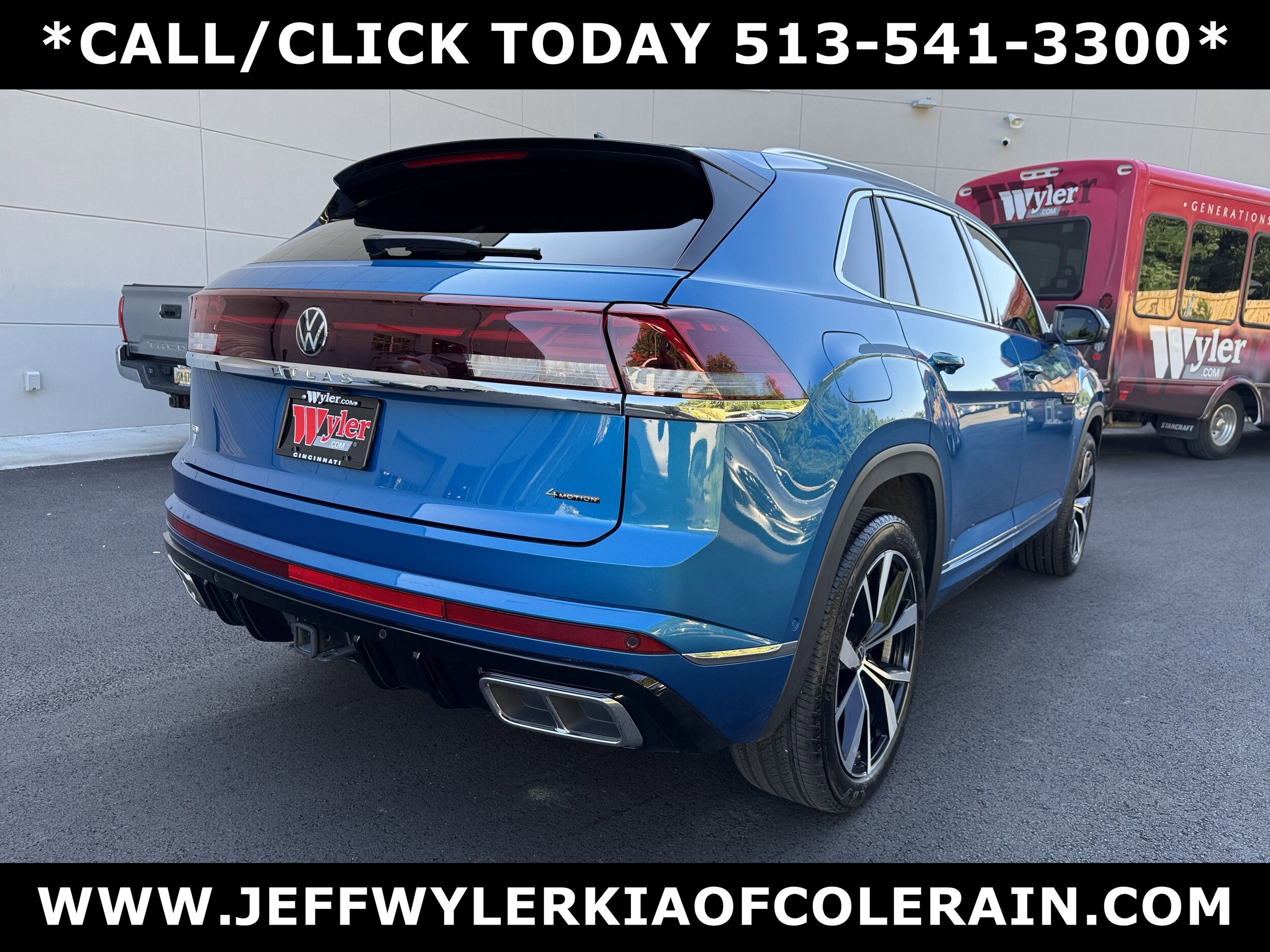 2024 Volkswagen Atlas Cross Sport SEL Premium R-Line photo 2